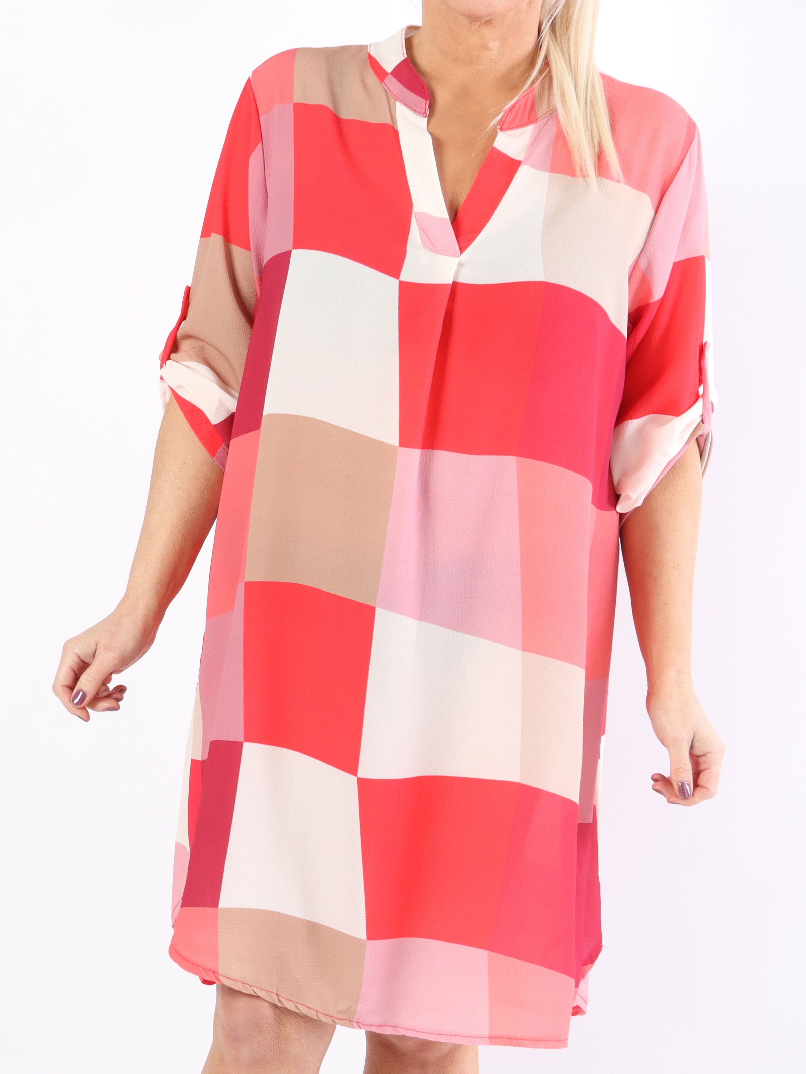 Vanesa Dress Check - Let og luftig plus size kjole