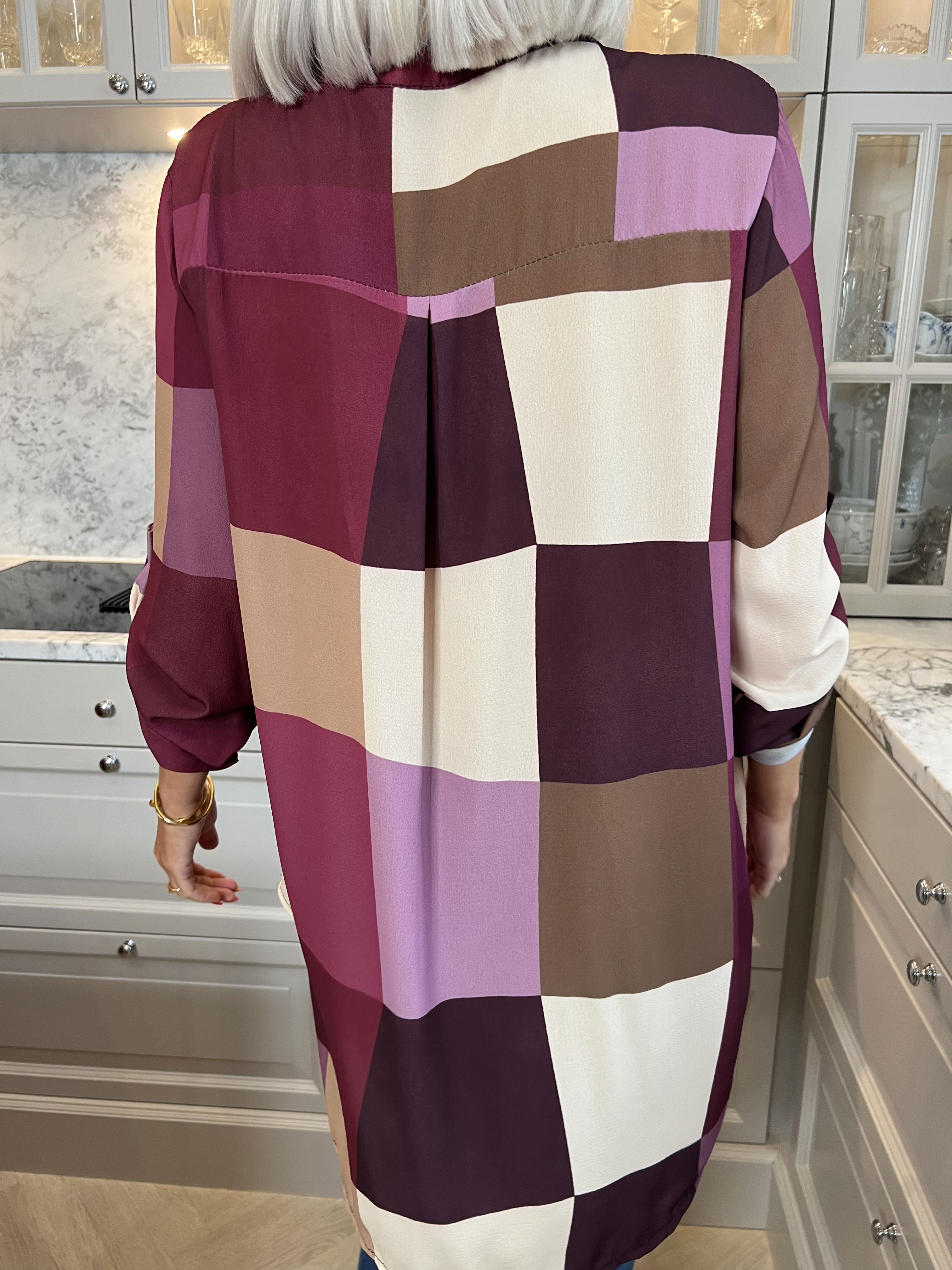 Vanesa - Lang ternet flerfarvet tunika