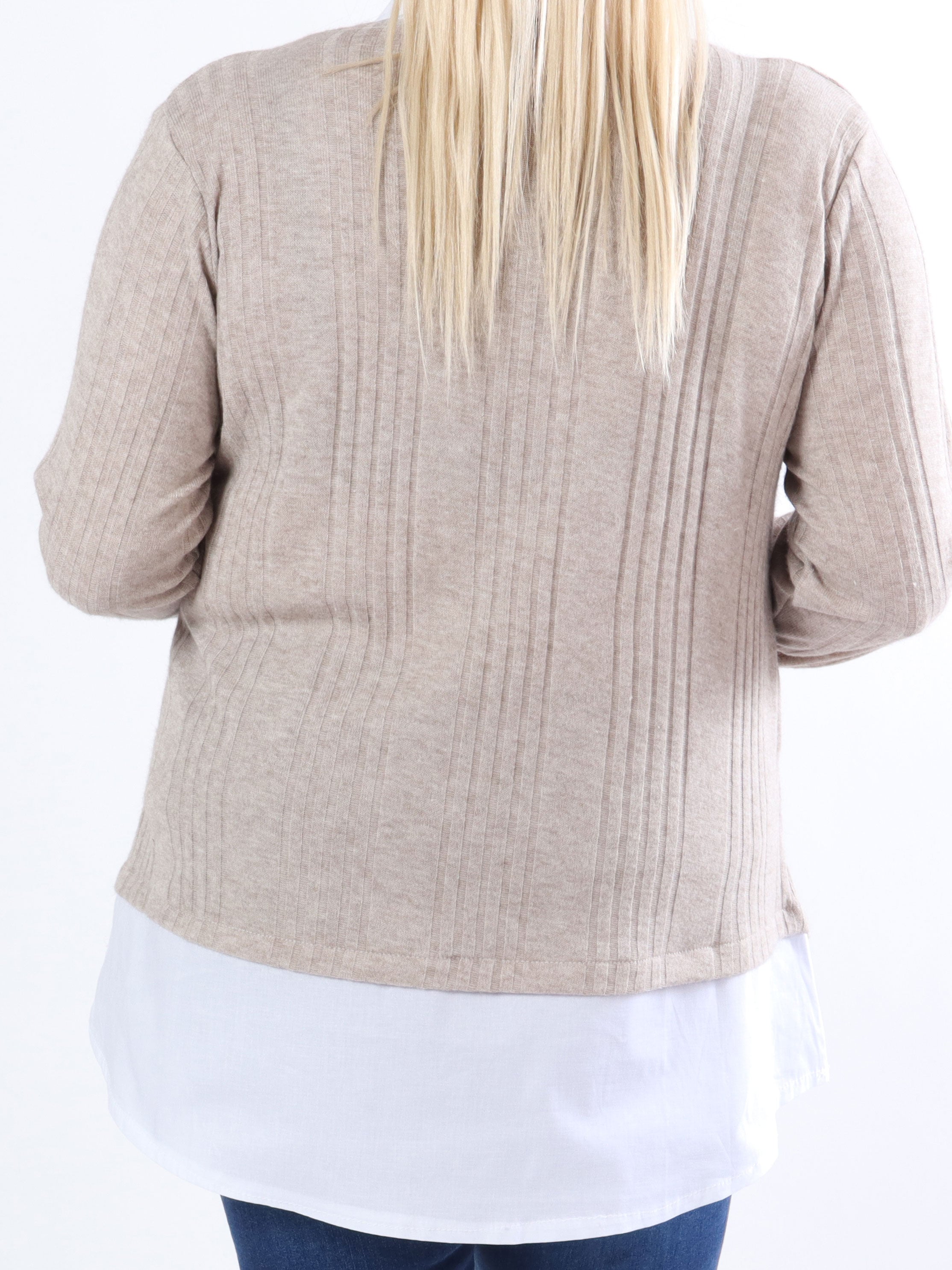 Vegin - Sød plus size bluse med snydeskjorte