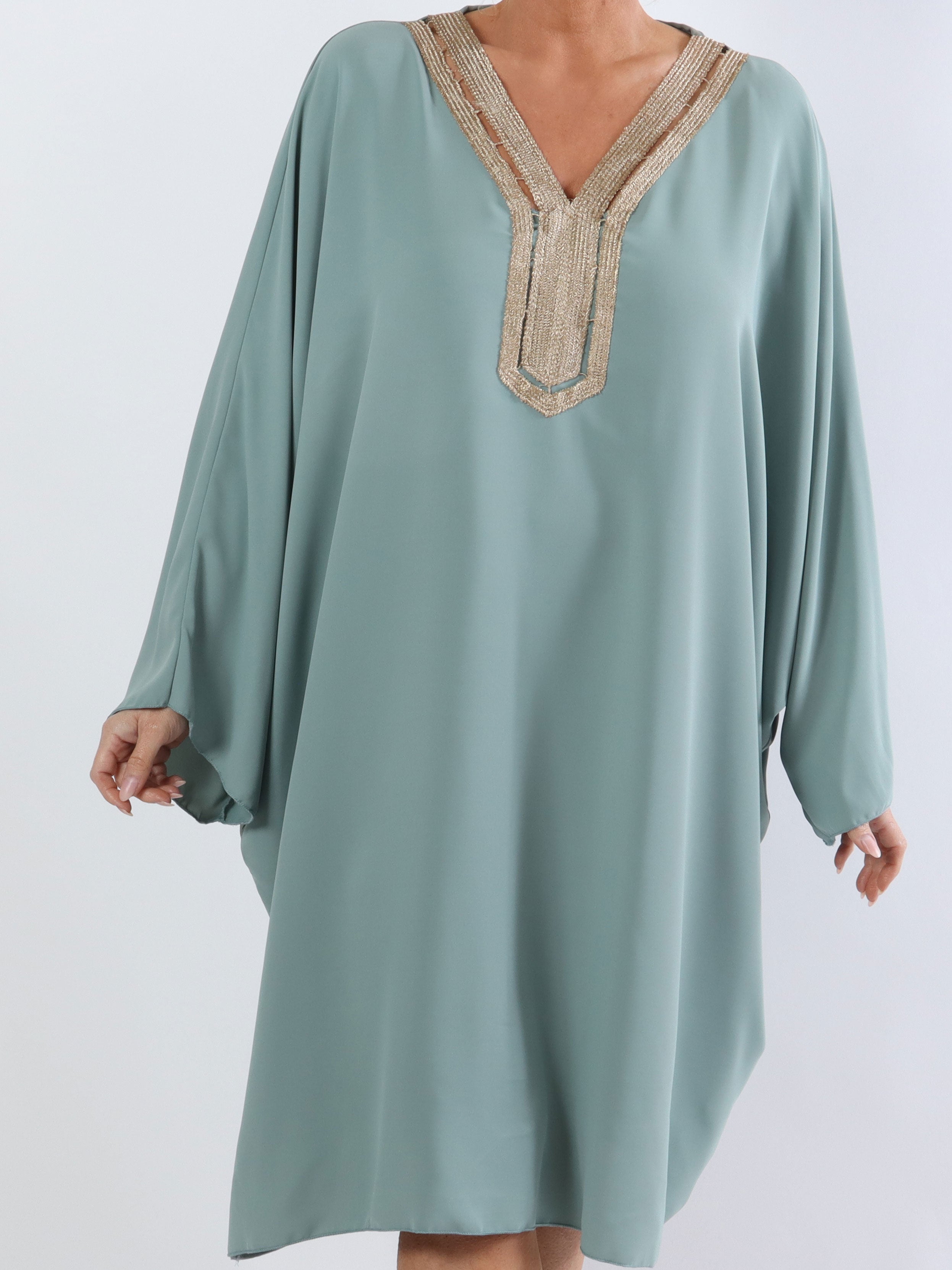 Viola - Plus size tunika med fin udskæring