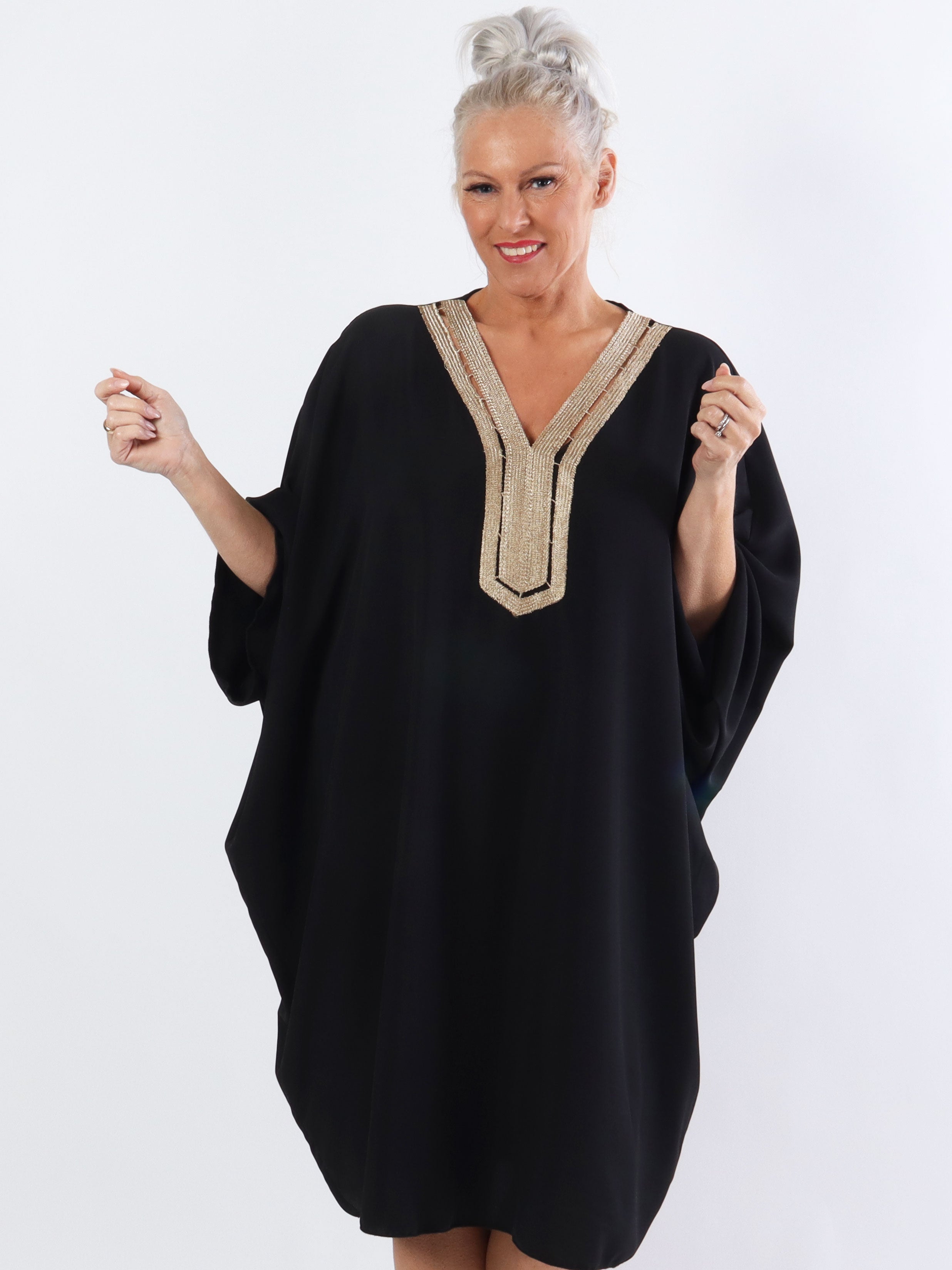 Viola - Plus size tunika med fin udskæring