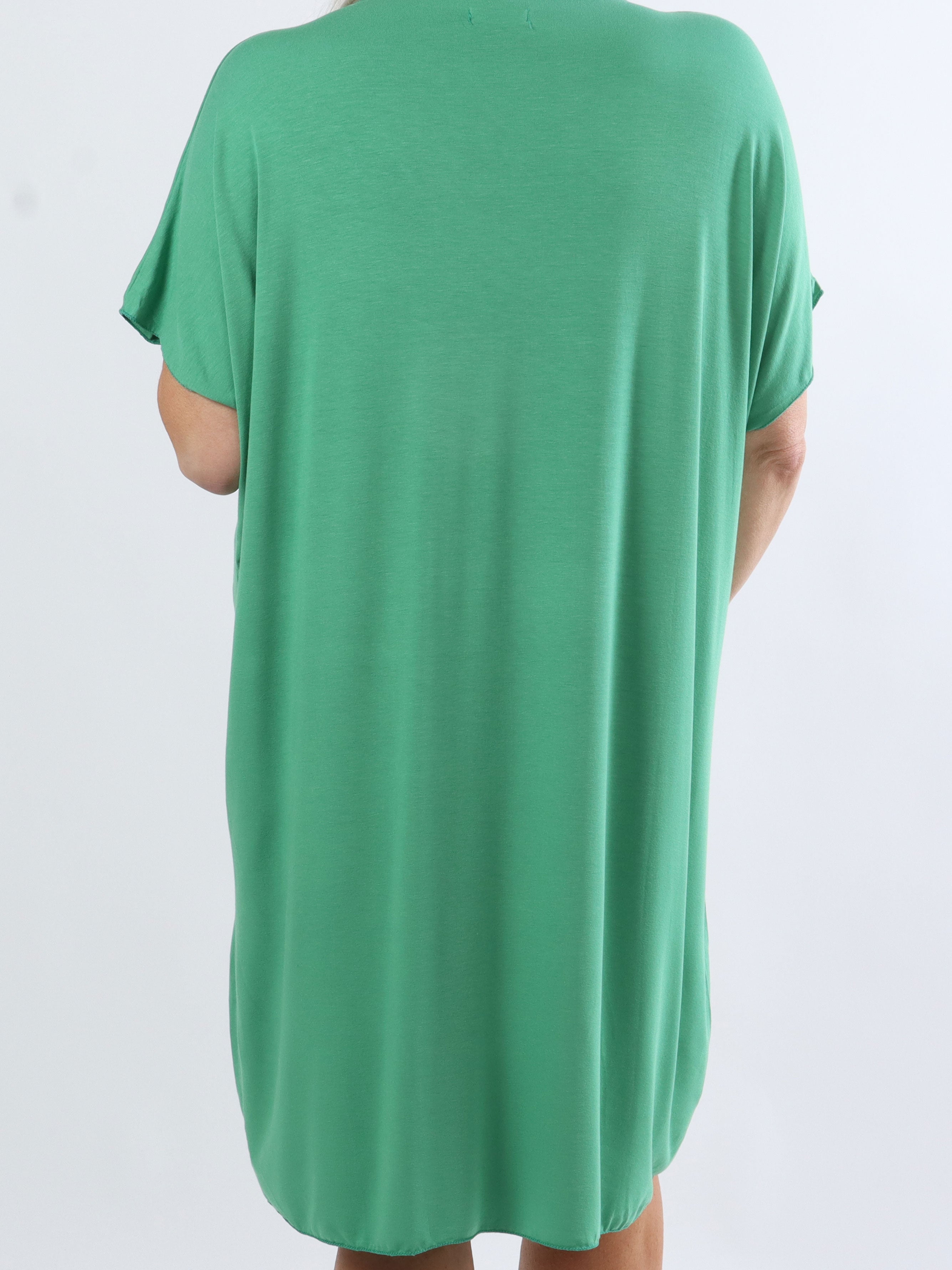 Vogue - Plus size t-shirtkjole i viskose med guld skrift