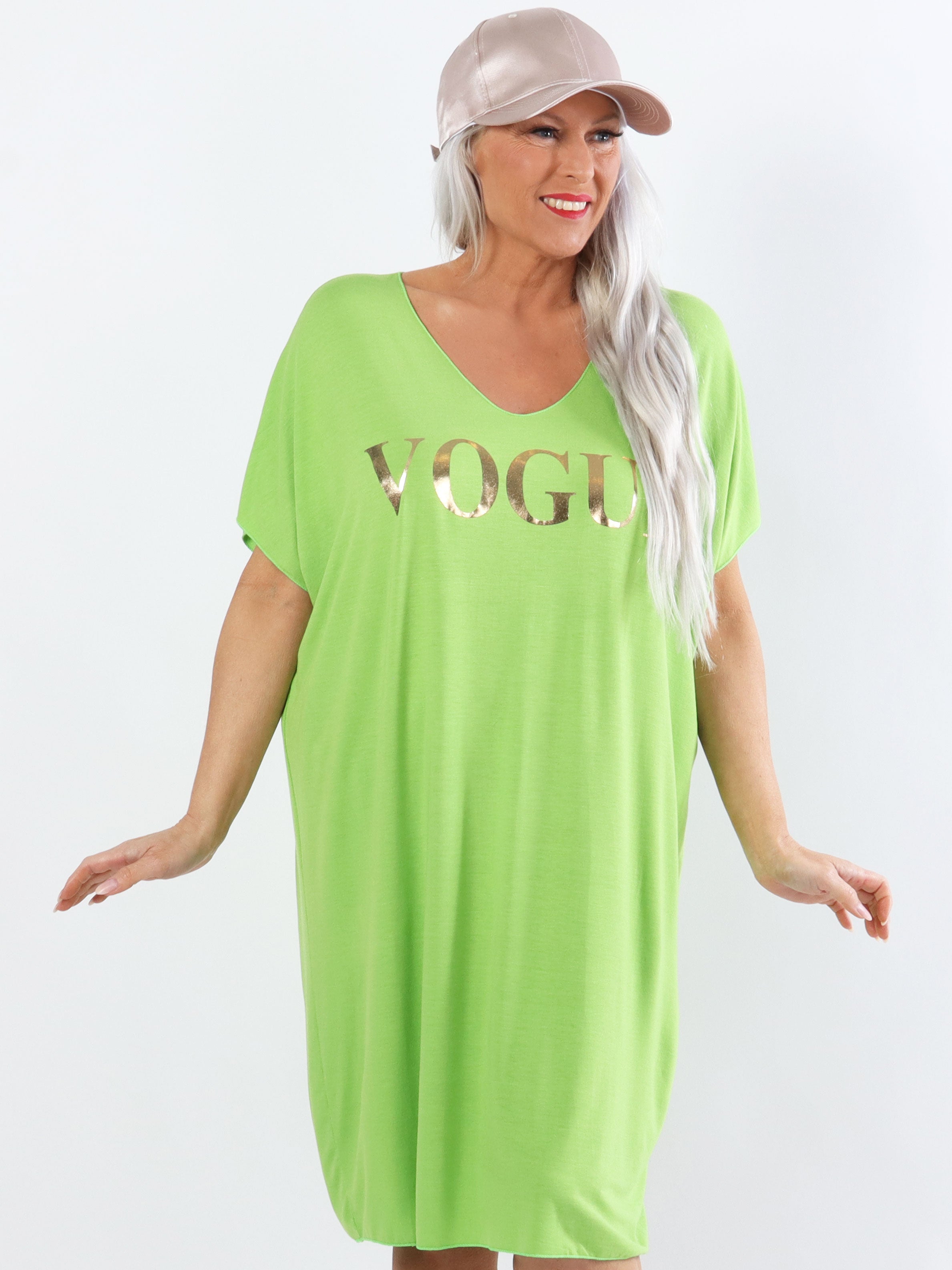 Vogue - Plus size t-shirtkjole i viskose med guld skrift