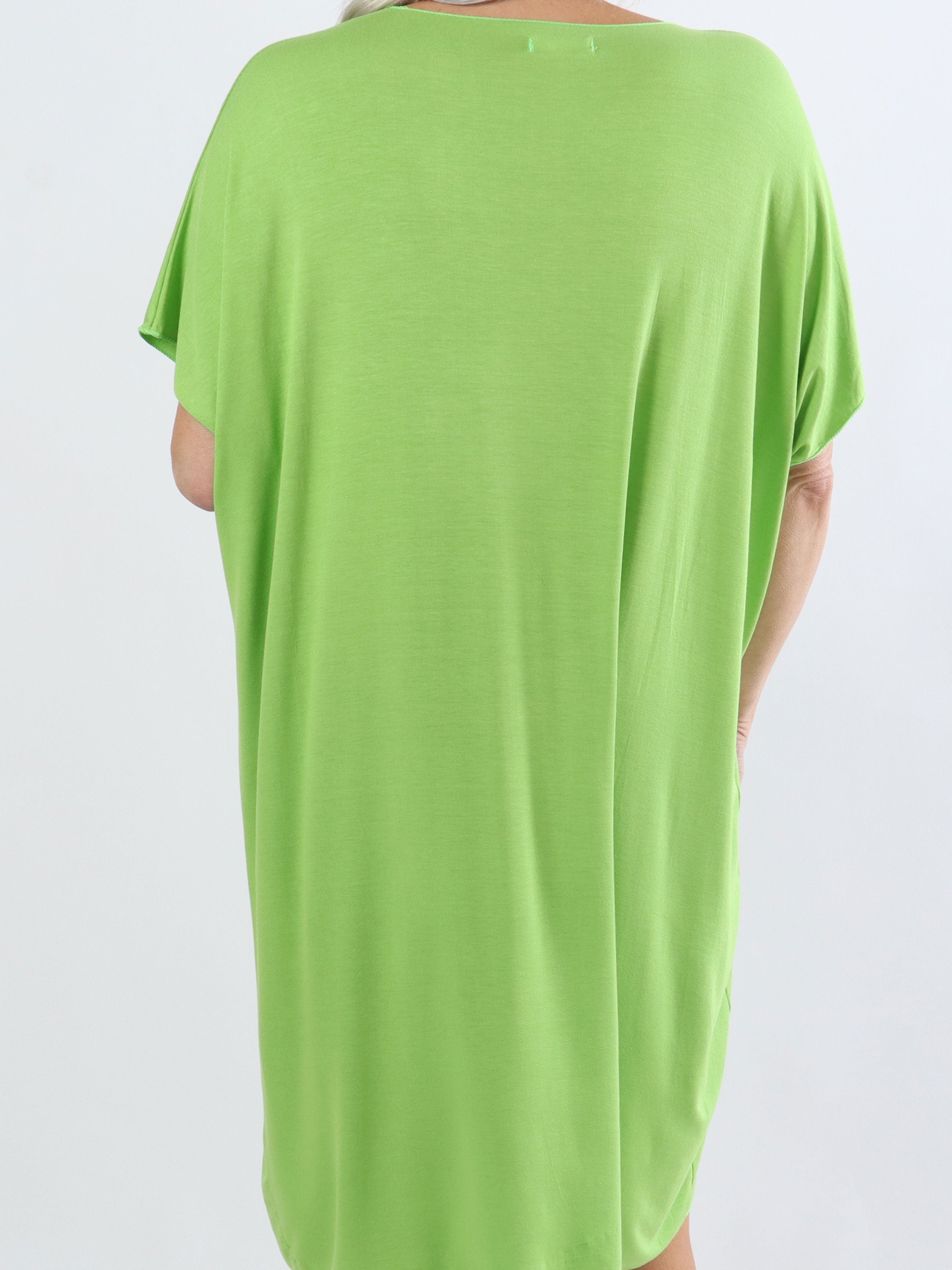 Vogue - Plus size t-shirtkjole i viskose med guld skrift