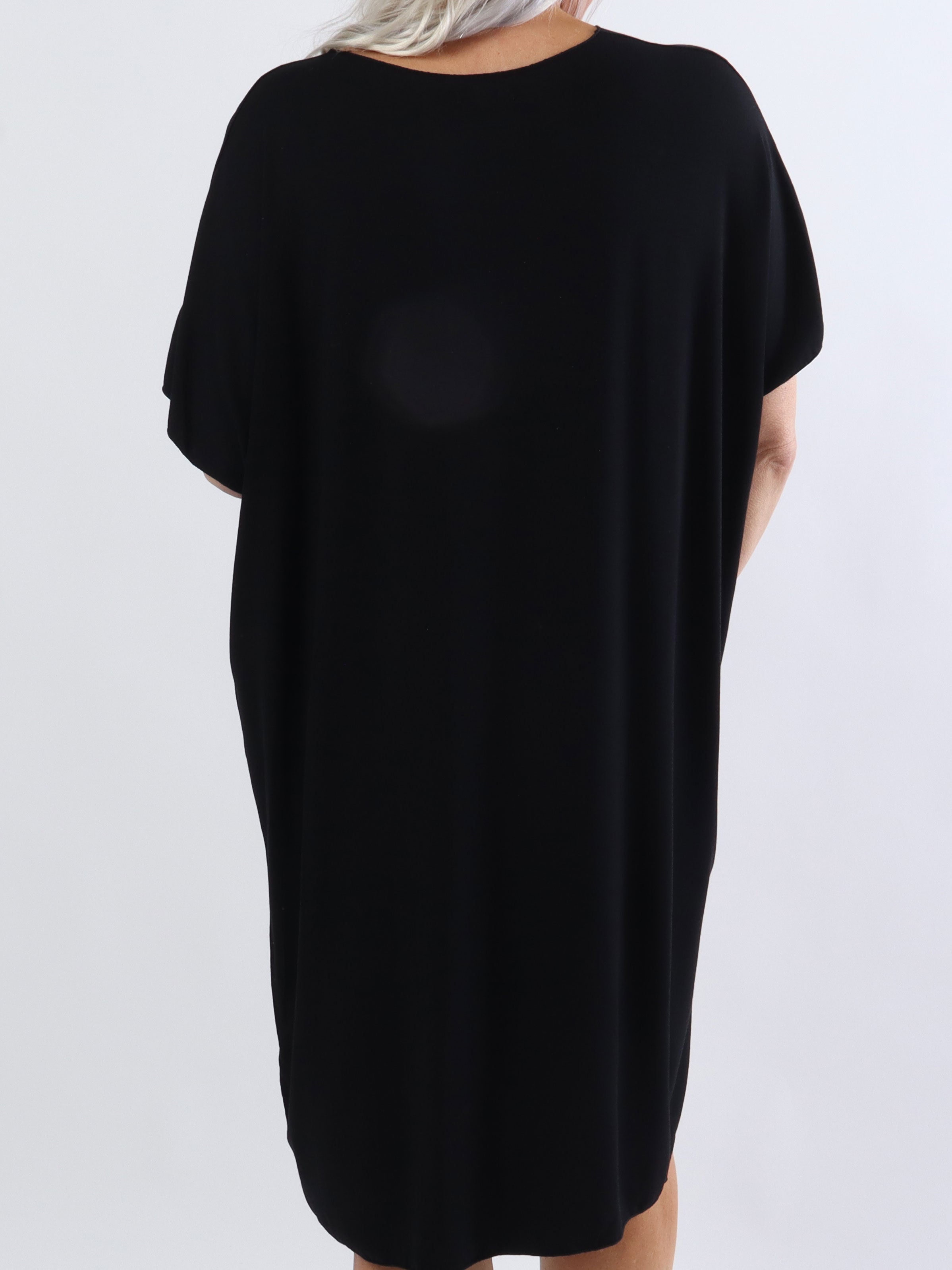 Vogue - Plus size t-shirtkjole i viskose med guld skrift