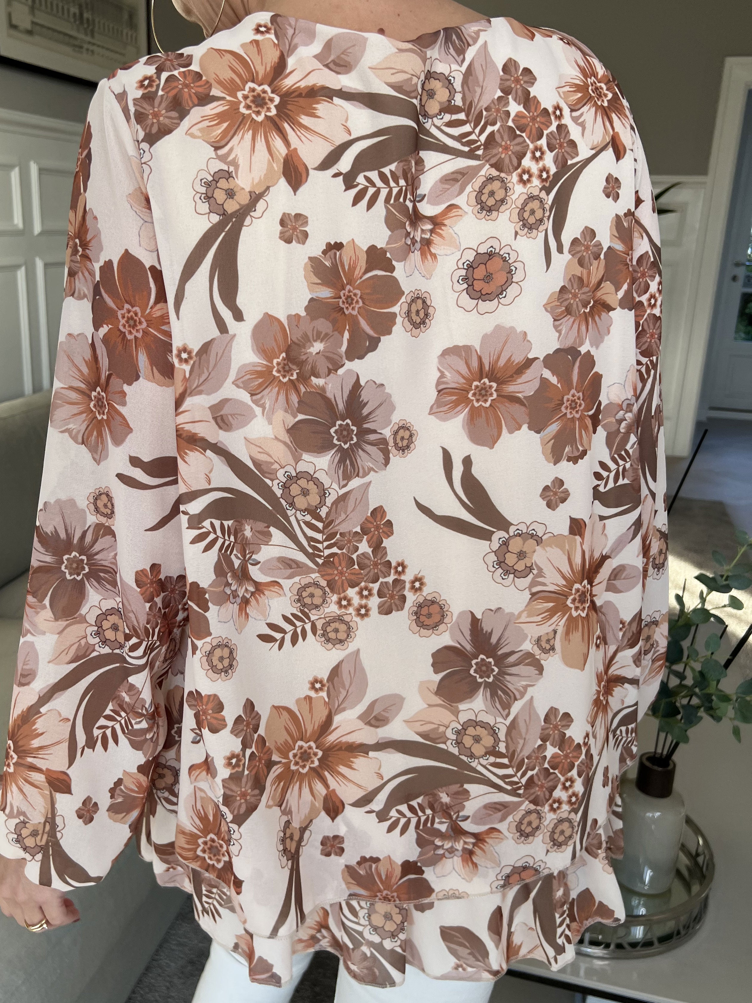 Wicky - Sød tunika i chiffon med blomstermotiver