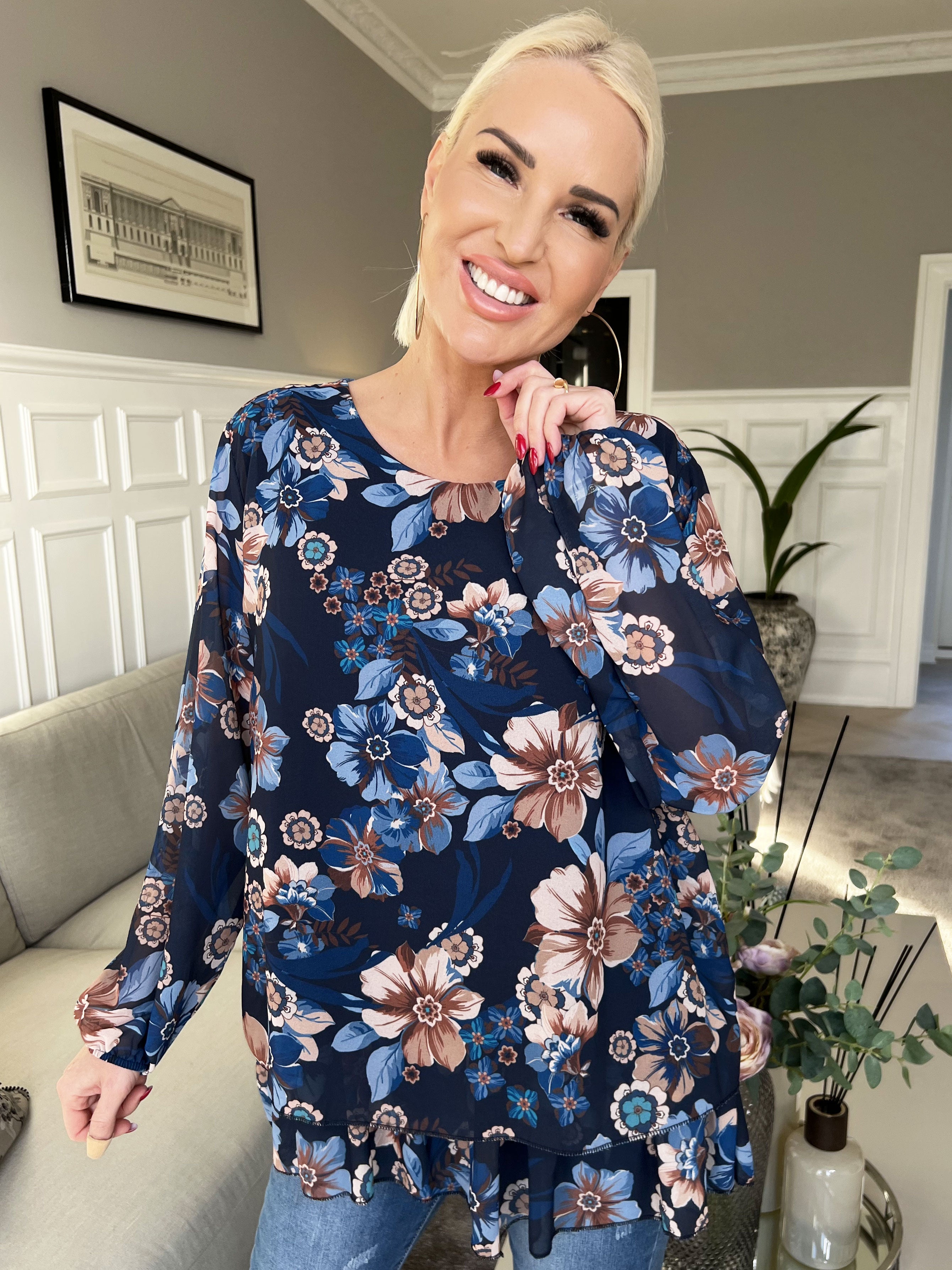 Wicky - Sød tunika i chiffon med blomstermotiver