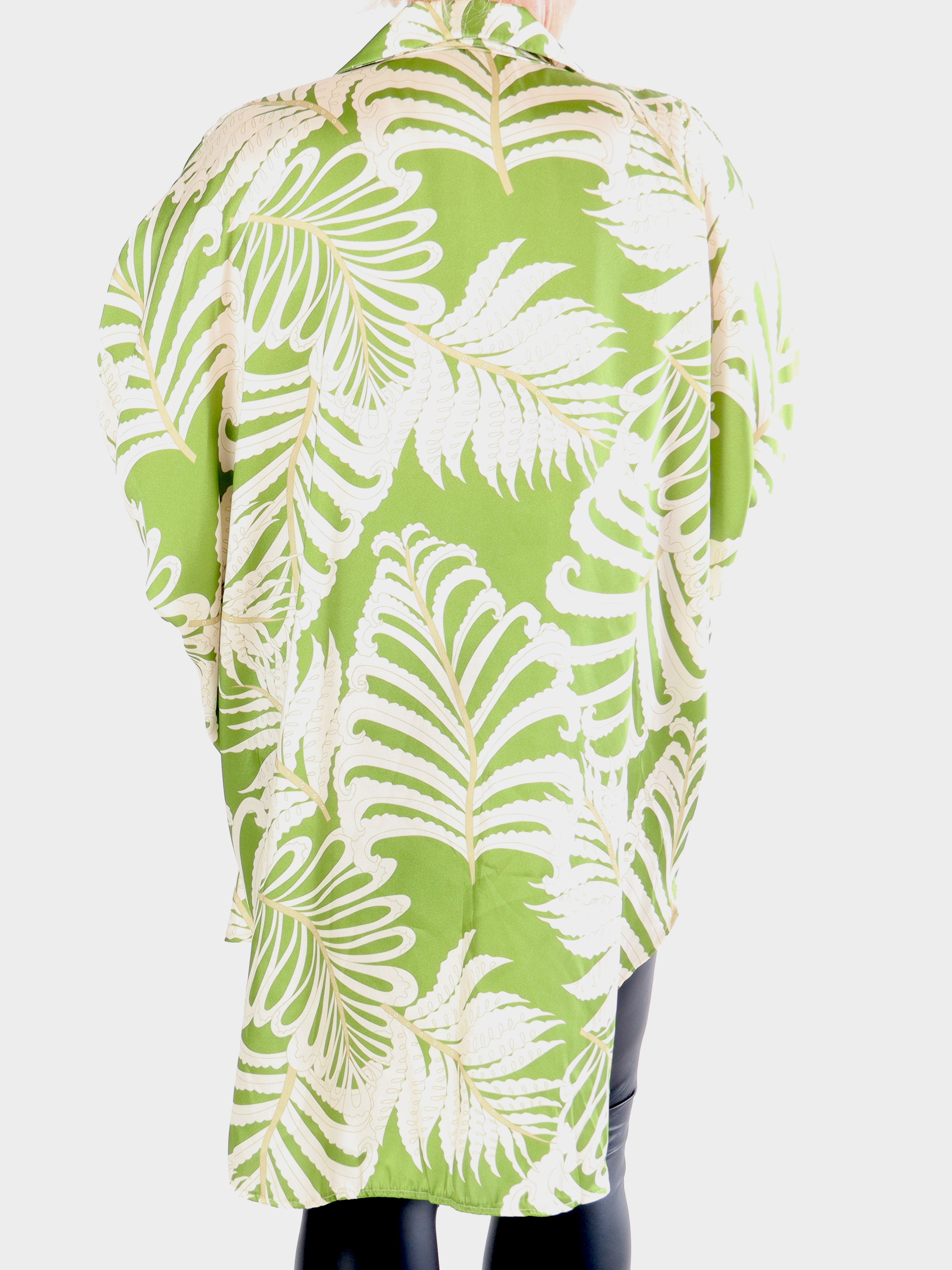 Wilma - Plus size skjortekjole i silkelook med mønster