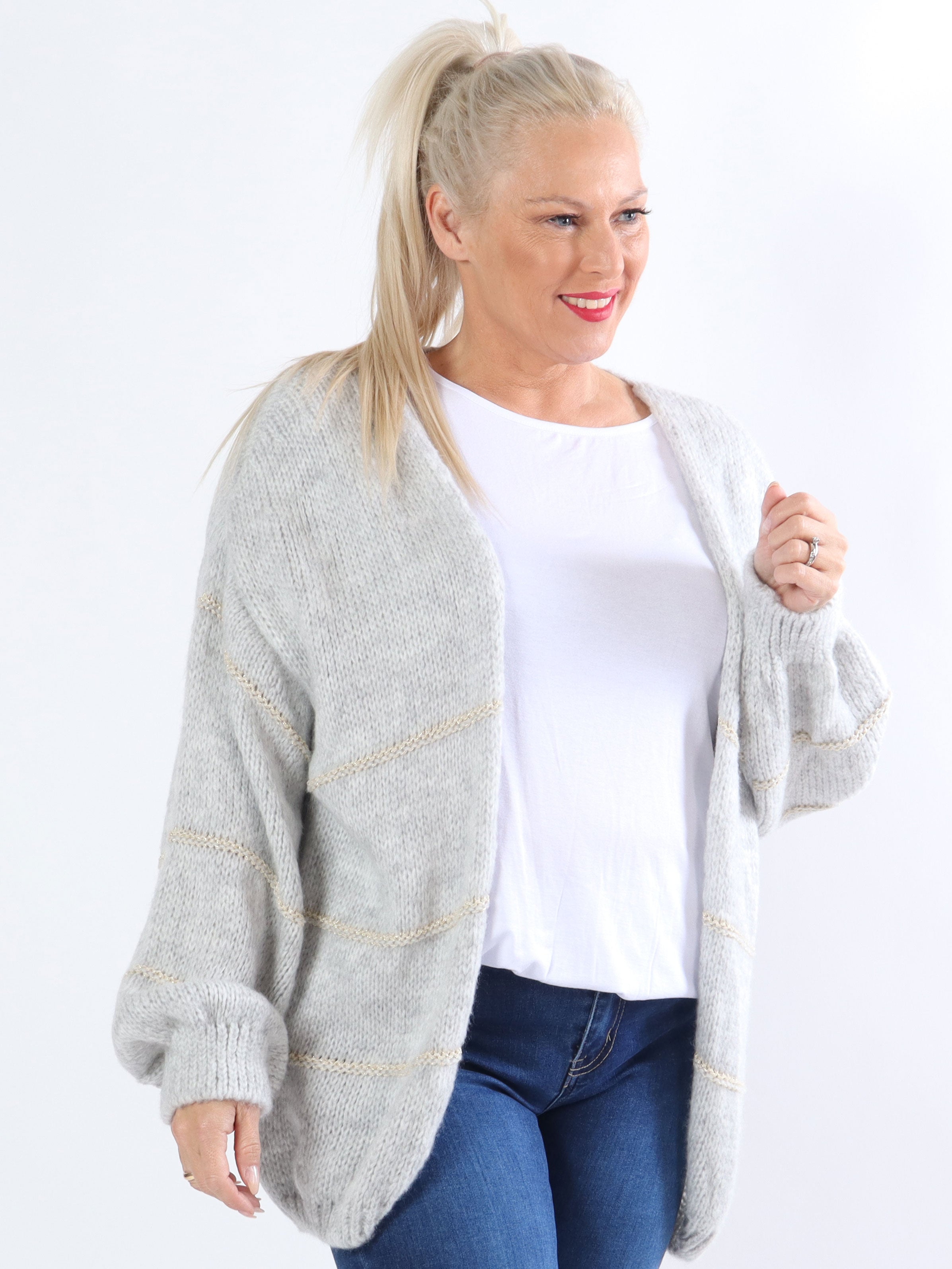 Yanira - Strikket plus size cardigan med guldstriber