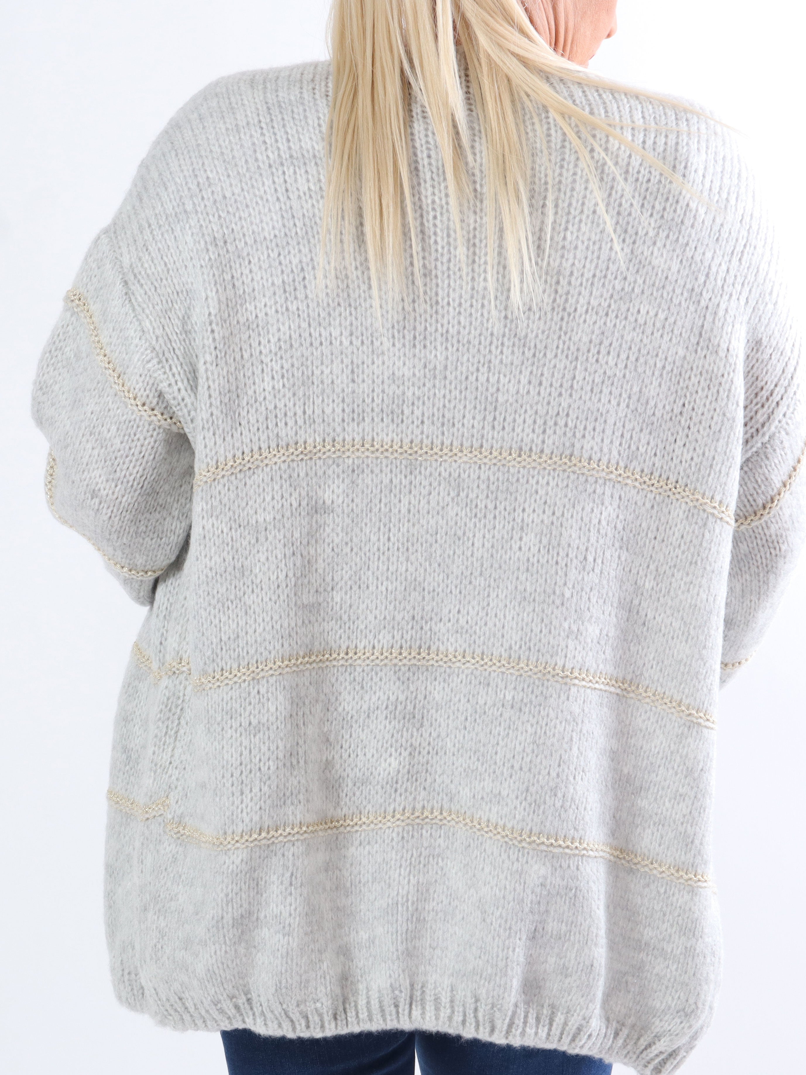 Yanira - Strikket plus size cardigan med guldstriber
