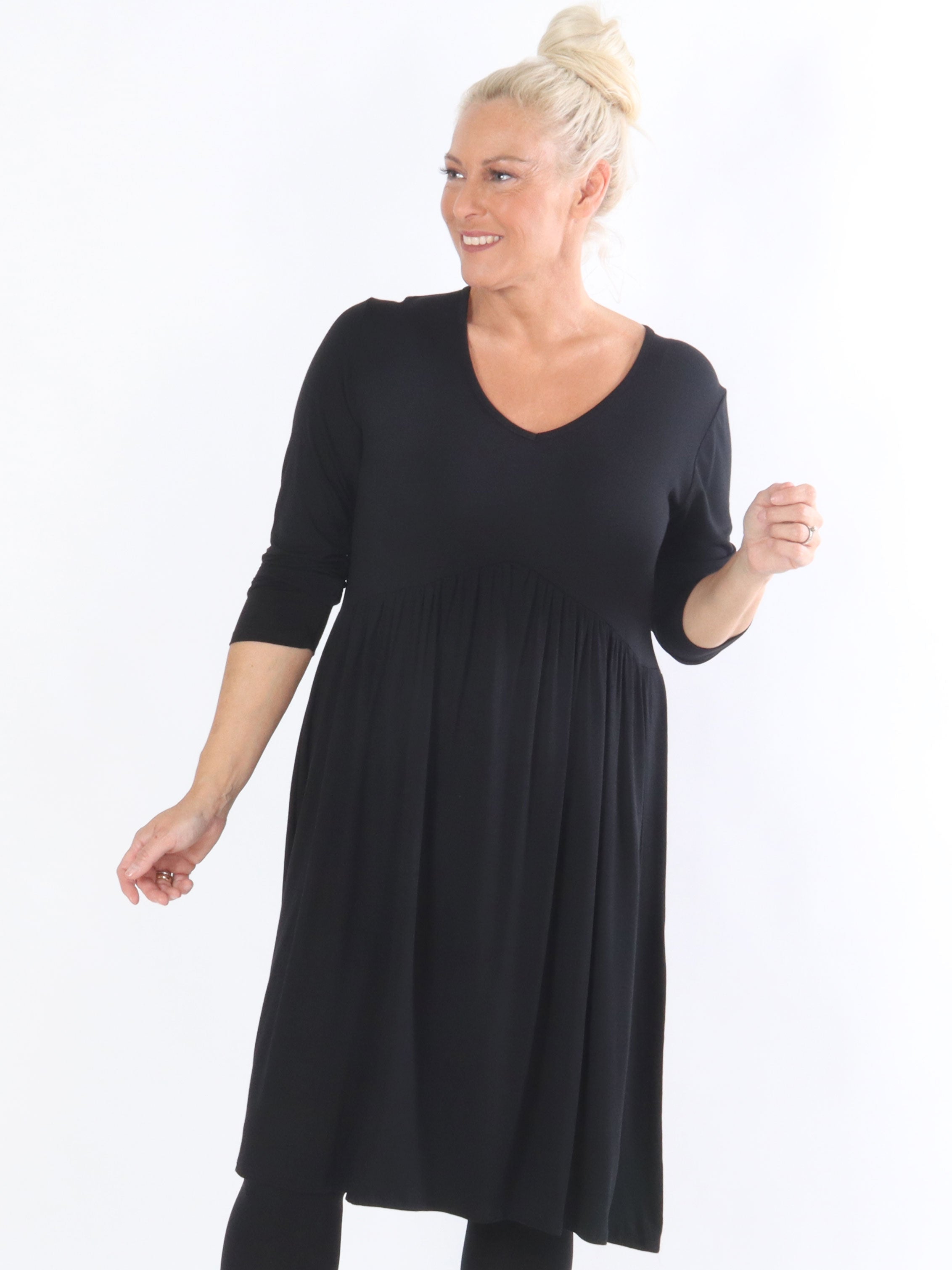 Yolanda - Basic kjole med syning under brystet