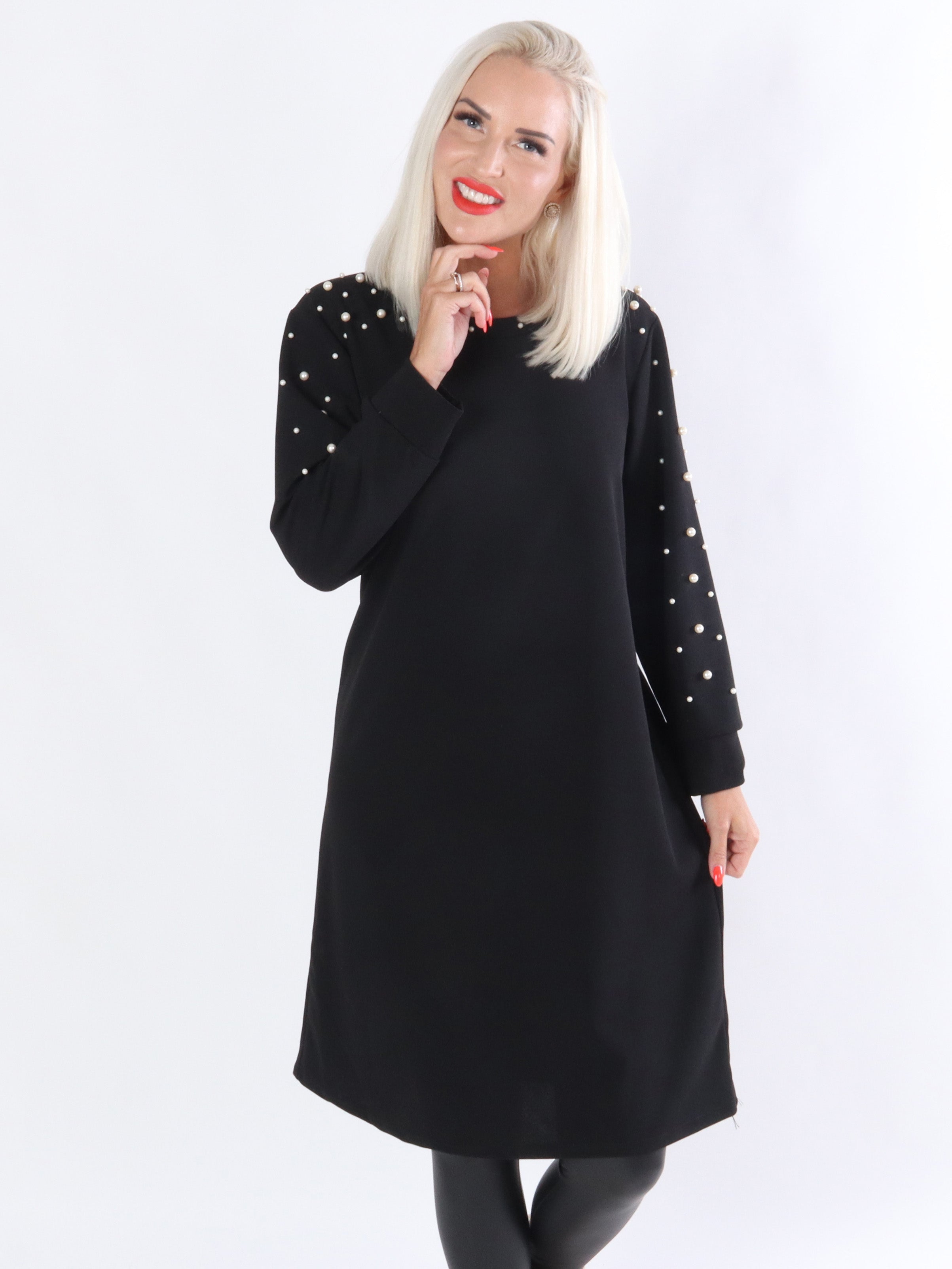 Yrsa - Langærmet kjole med hvide perler