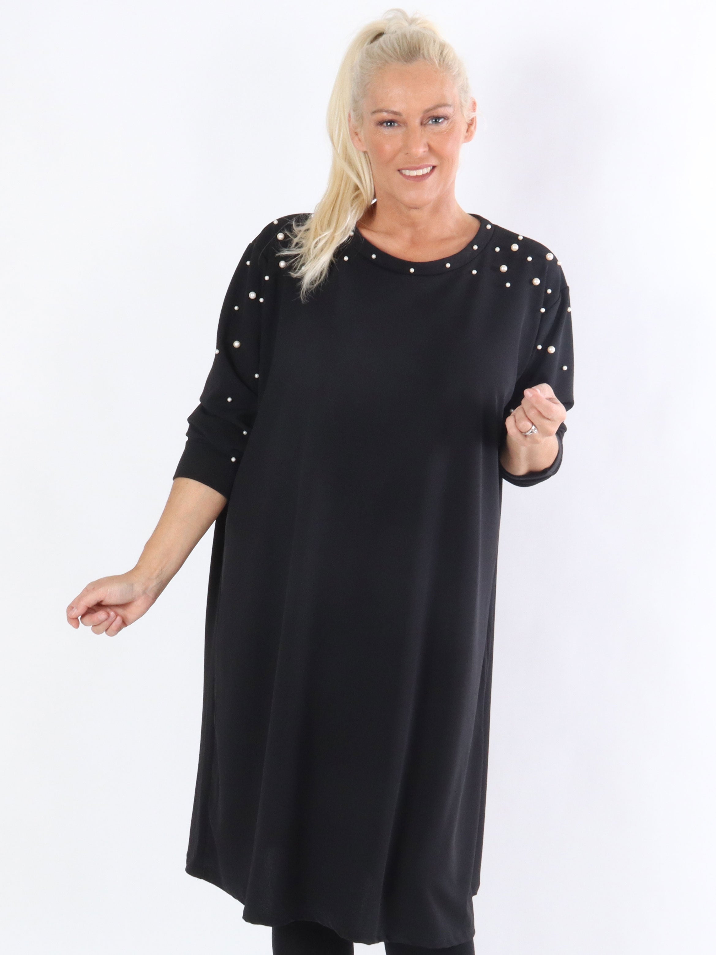 Yrsa - Langærmet kjole med hvide perler