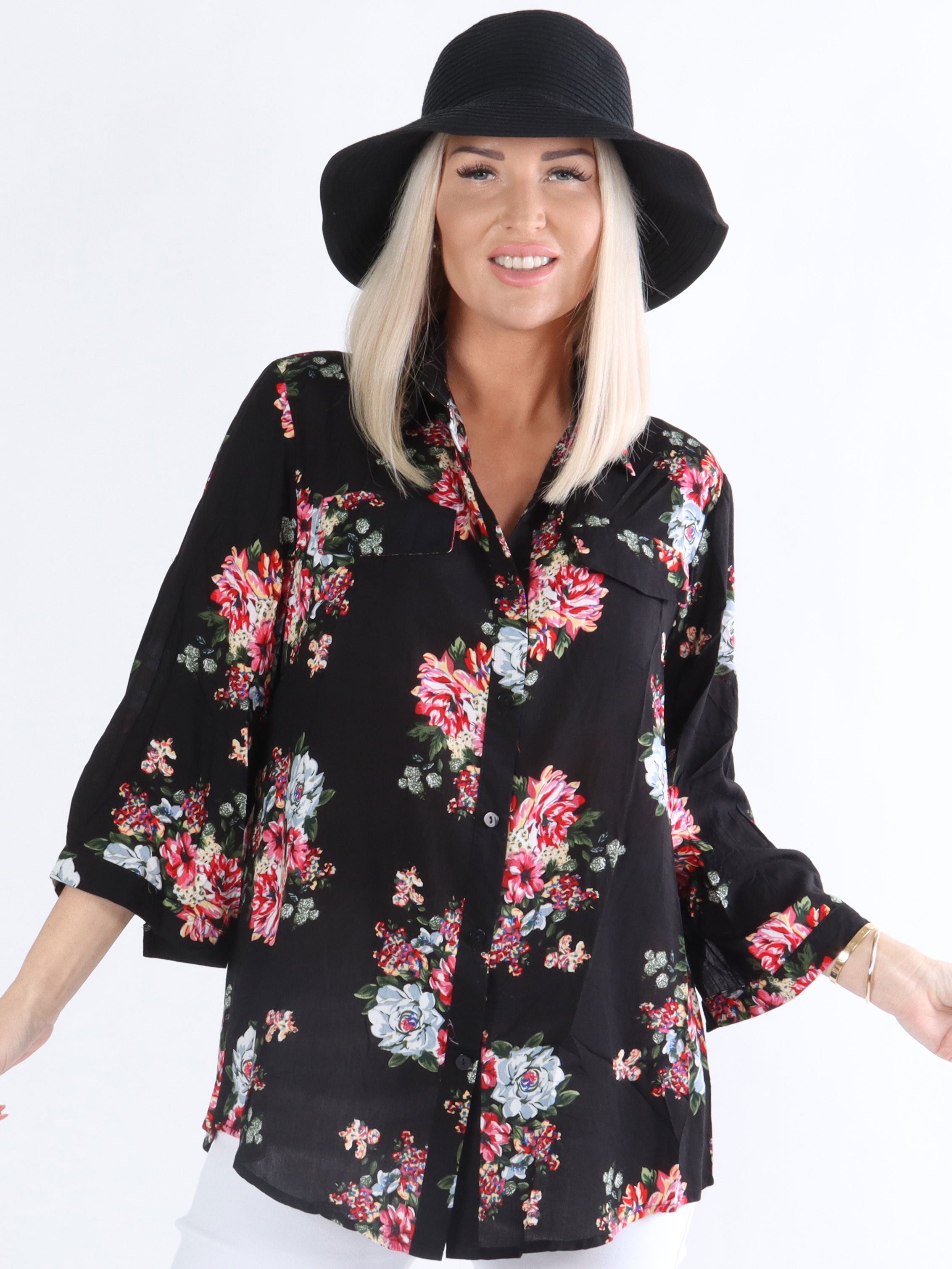 Yuri - Sort skjorte med sødt blomsterprint