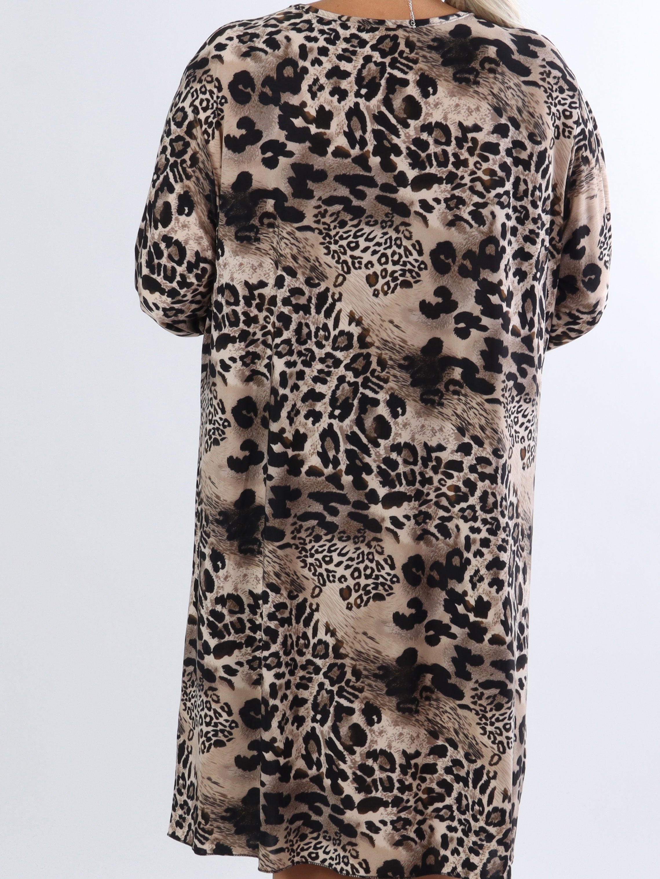 Zaida - Elastisk plus size kjole med knude ved brystet