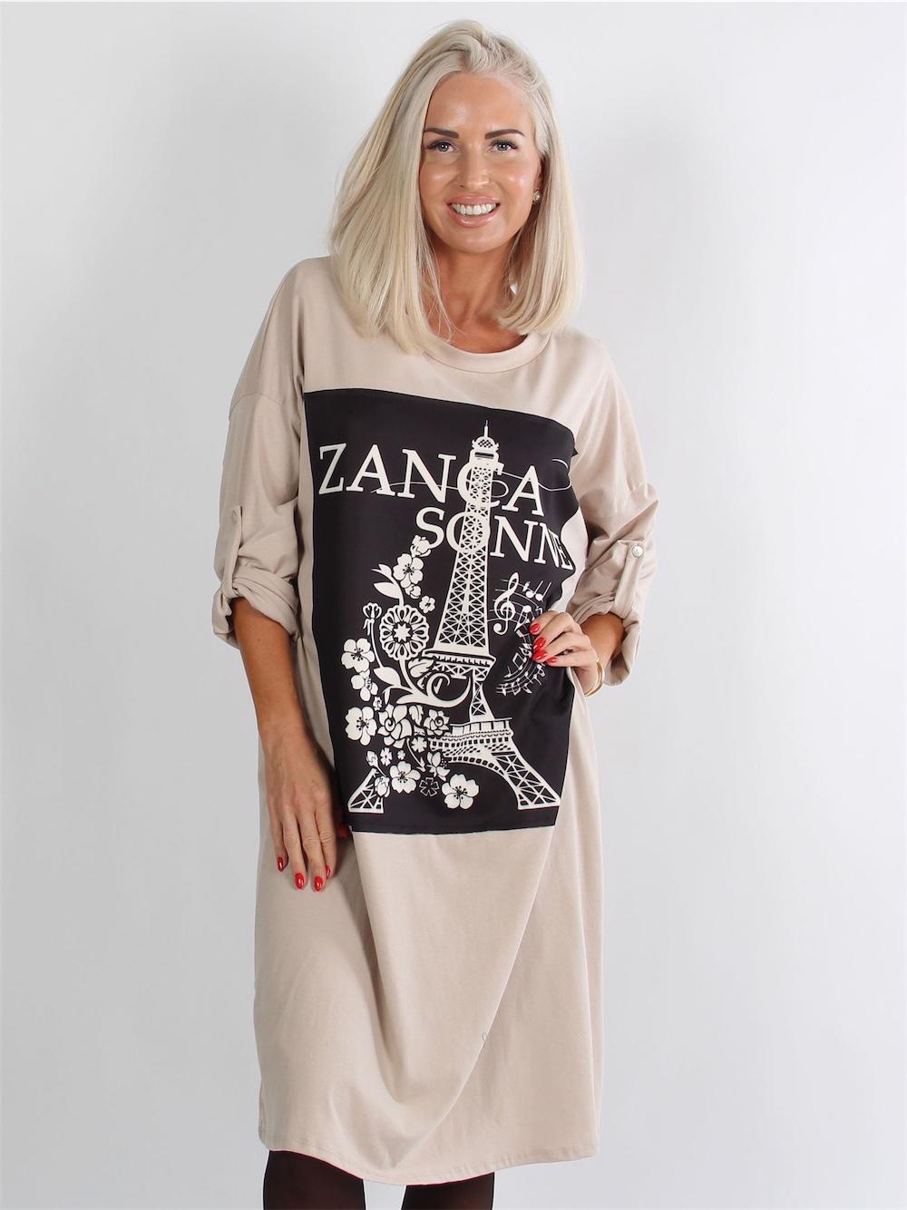 Zanca Sonne - Armygrøn joggingkjole med fint motiv og Zanca Sonne skrevet foran