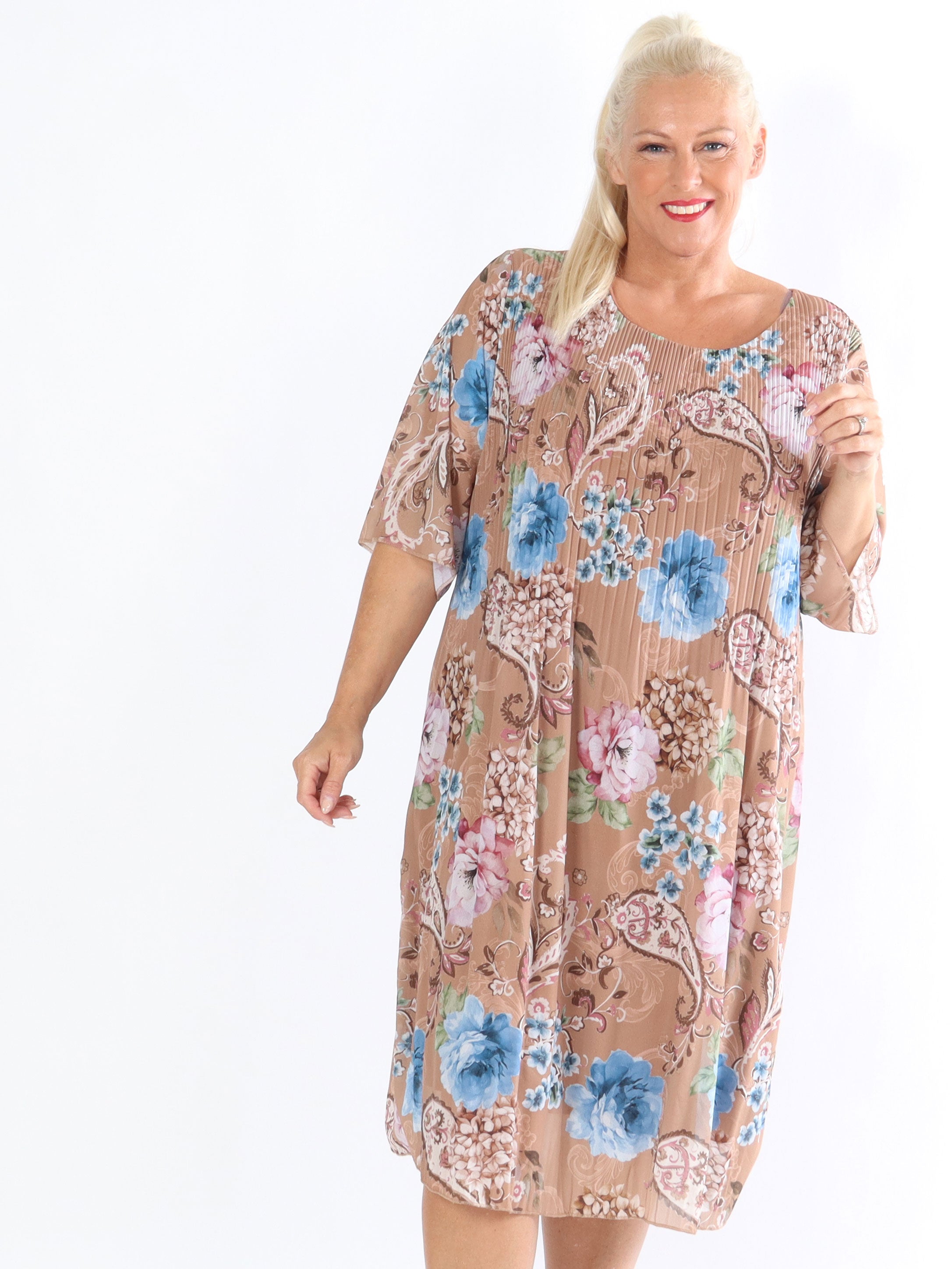 Zion Flower - Plisseret kjole med blomsterprint