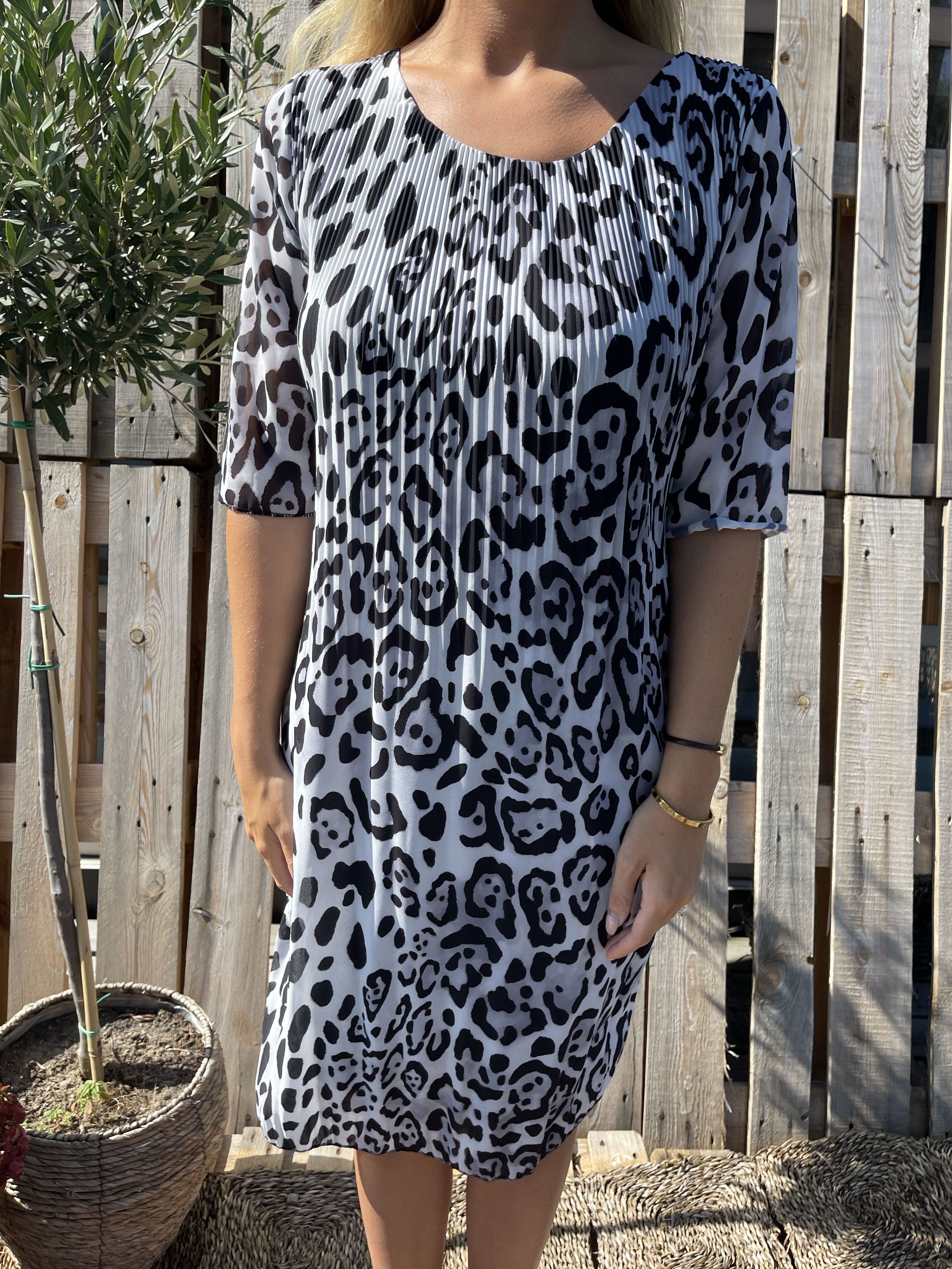 Zion Leo - Plisseret kjole med leopardprint