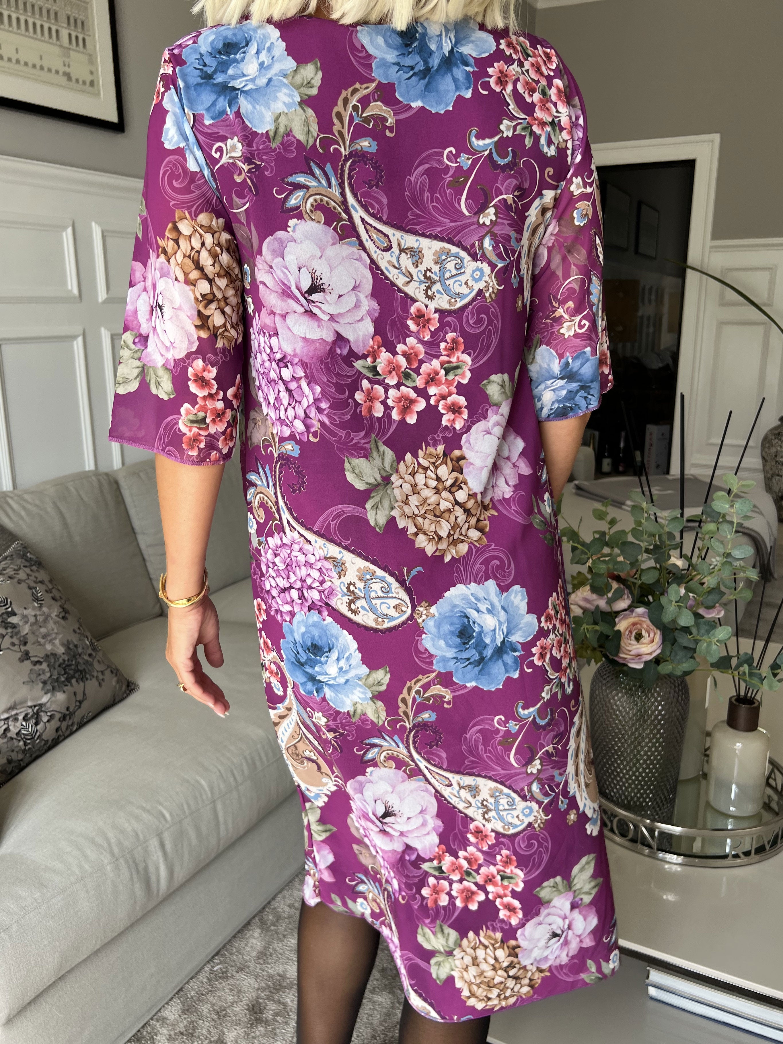 Zion Flower - Plisseret kjole med blomsterprint