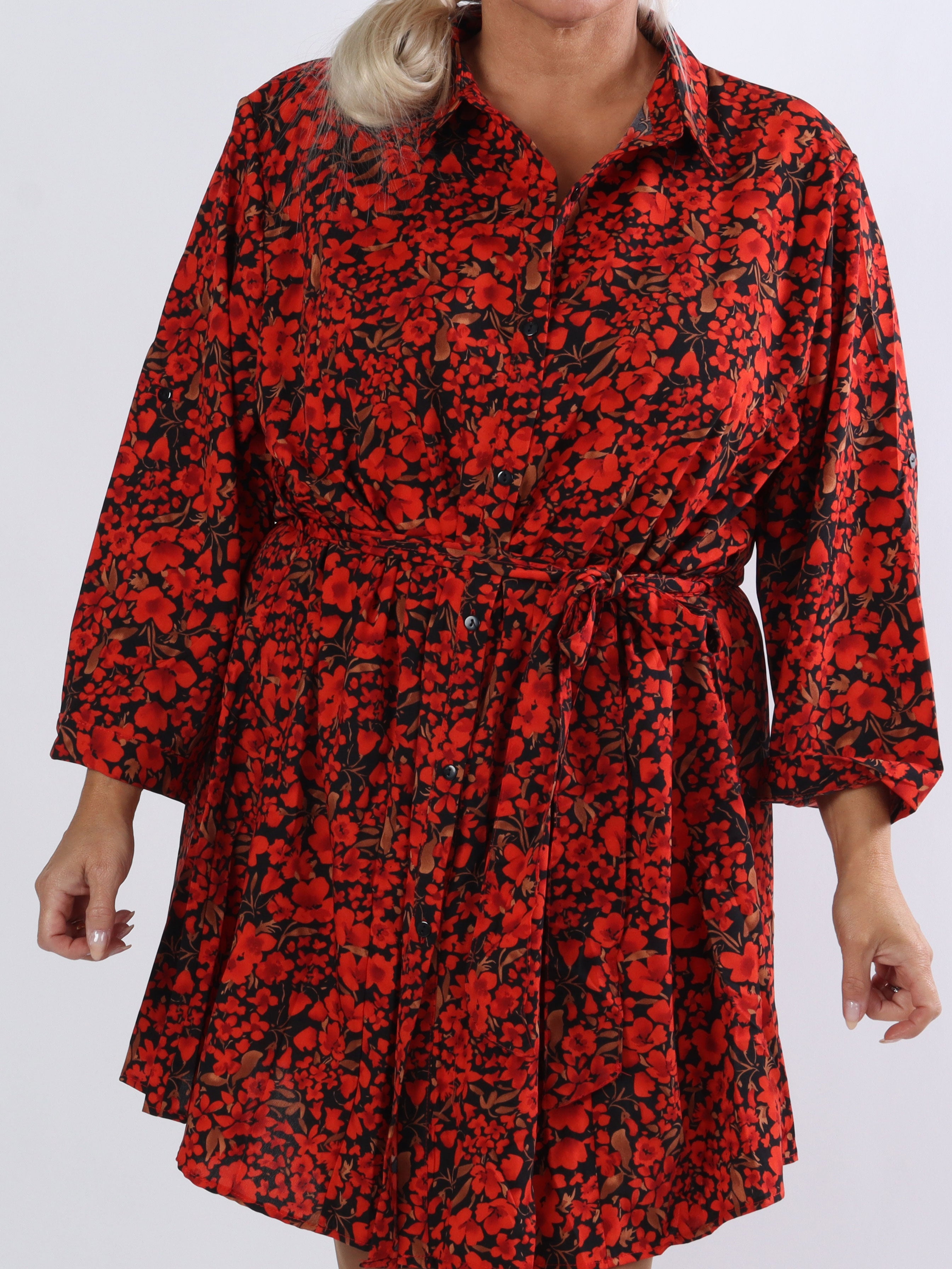 Zira - Sød blomstret skjortekjole