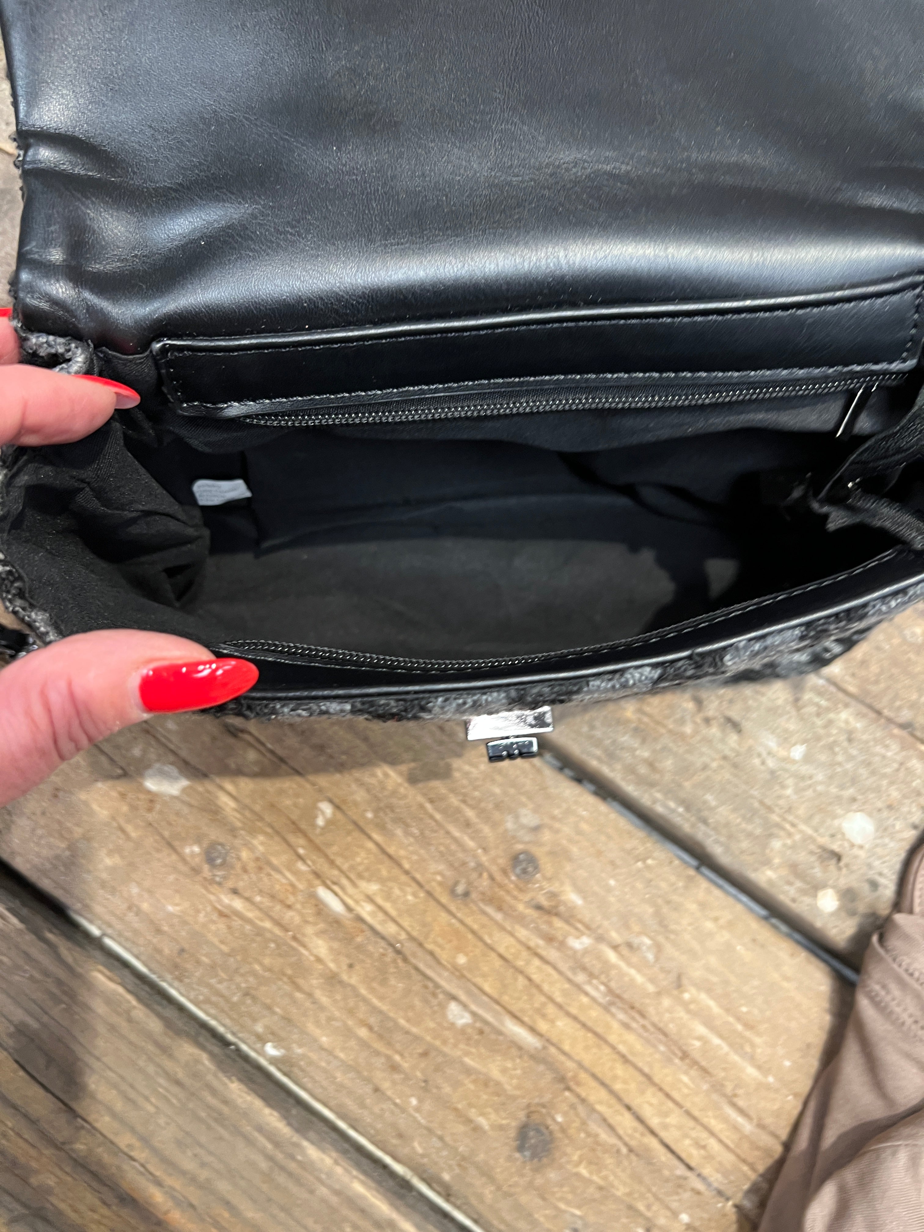 Zoe - Fed ternet taske med kæde