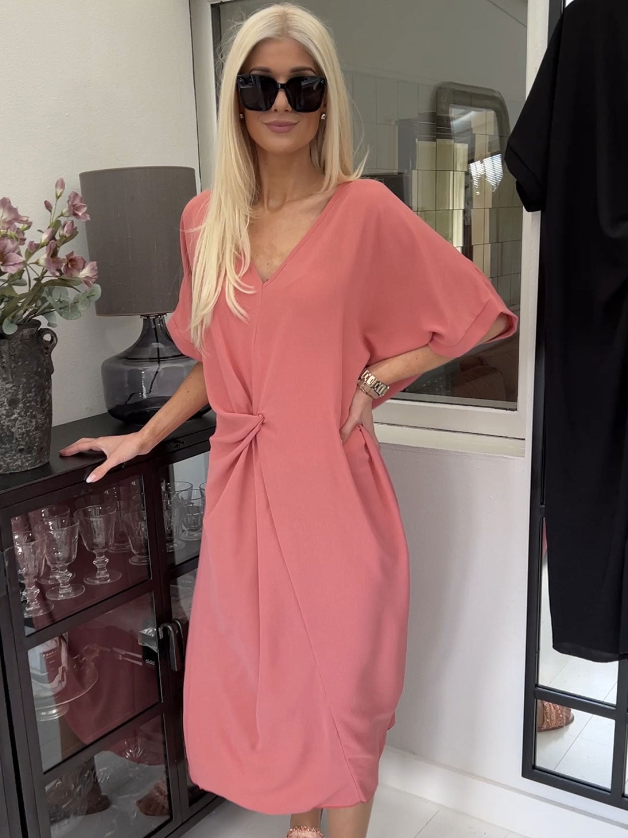 Zora - Kjole med knude foran