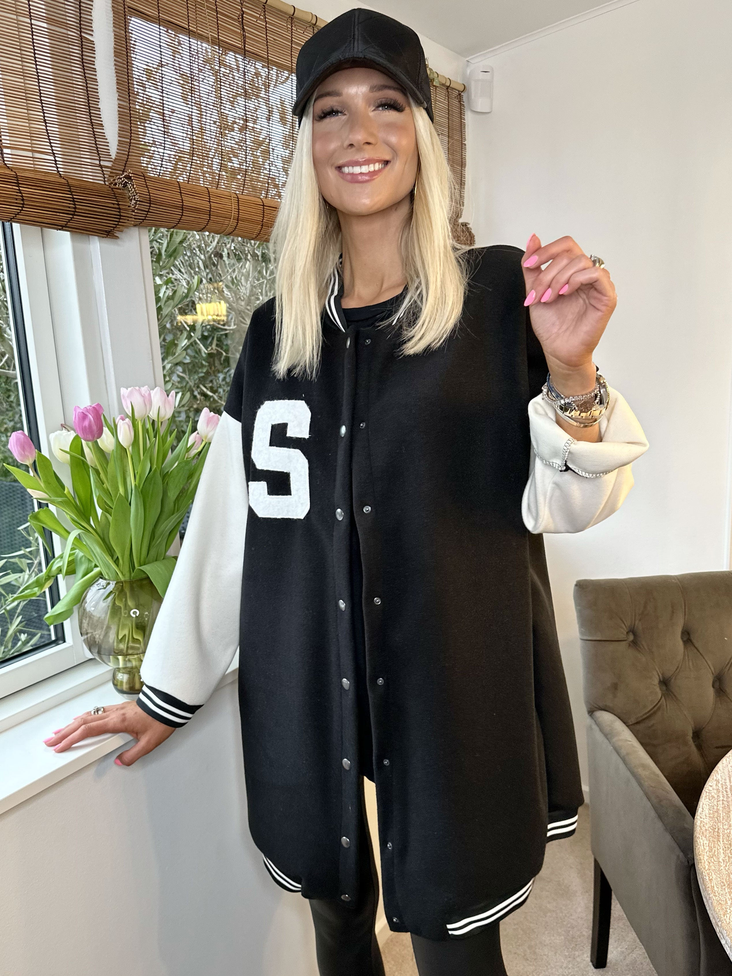 Andy - Fed lang college jakke med trykknapper