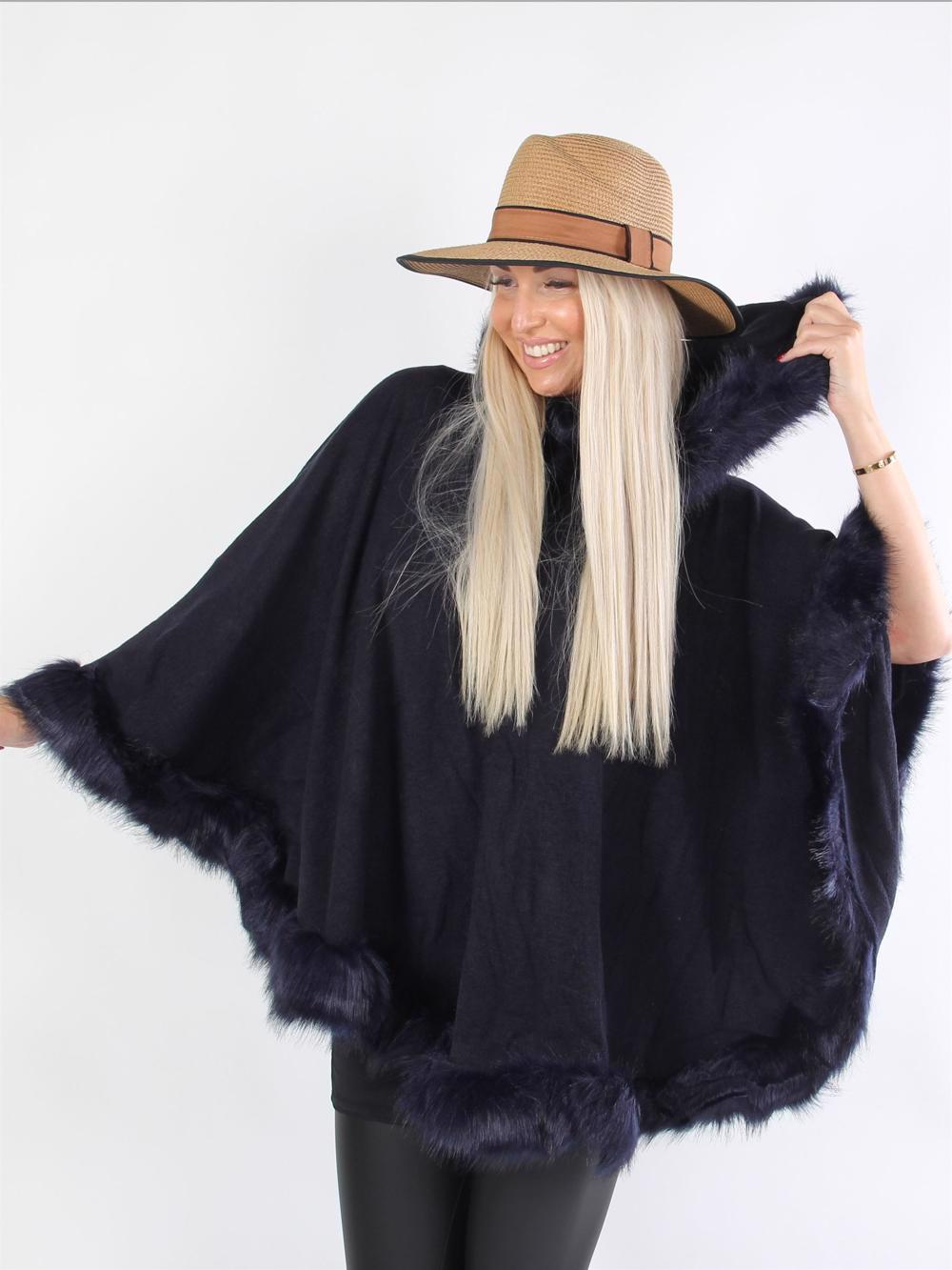 Angeli - Beigefarvet poncho med fakefur og hætte