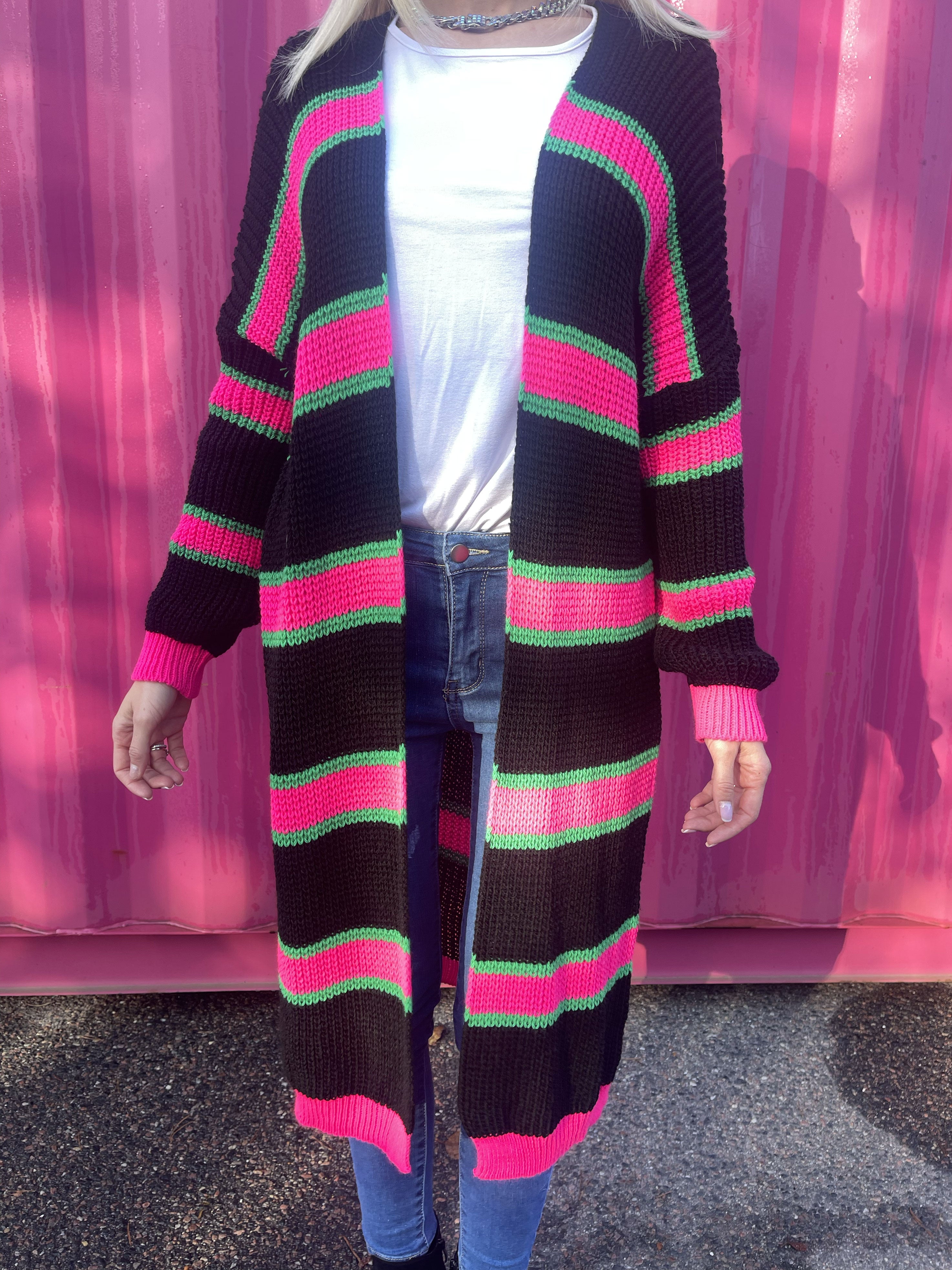 Belle - Lang plus size strikcardigan med farvede striber