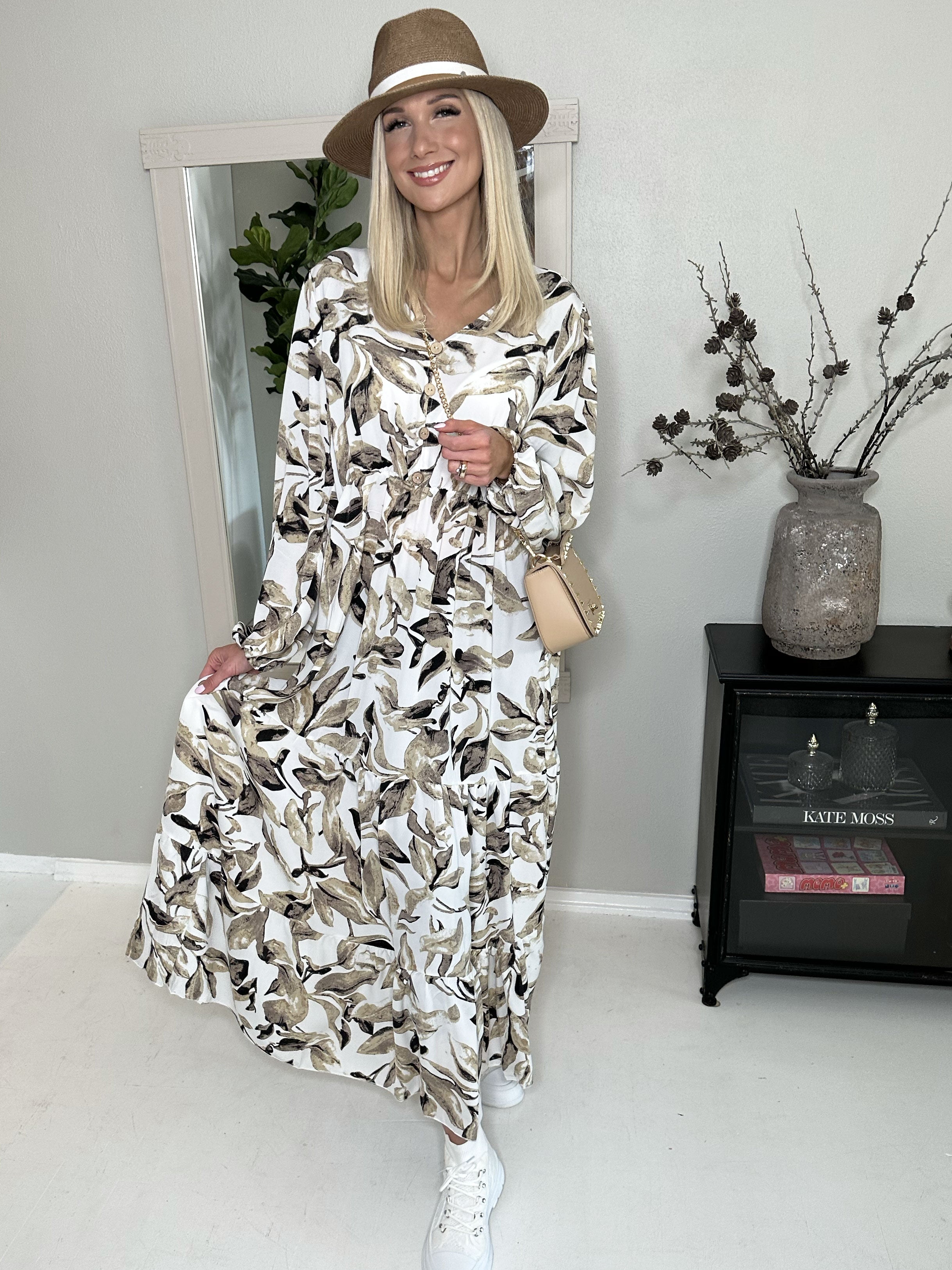 Bibiana - Lang kjole med bladmønster og træknapper