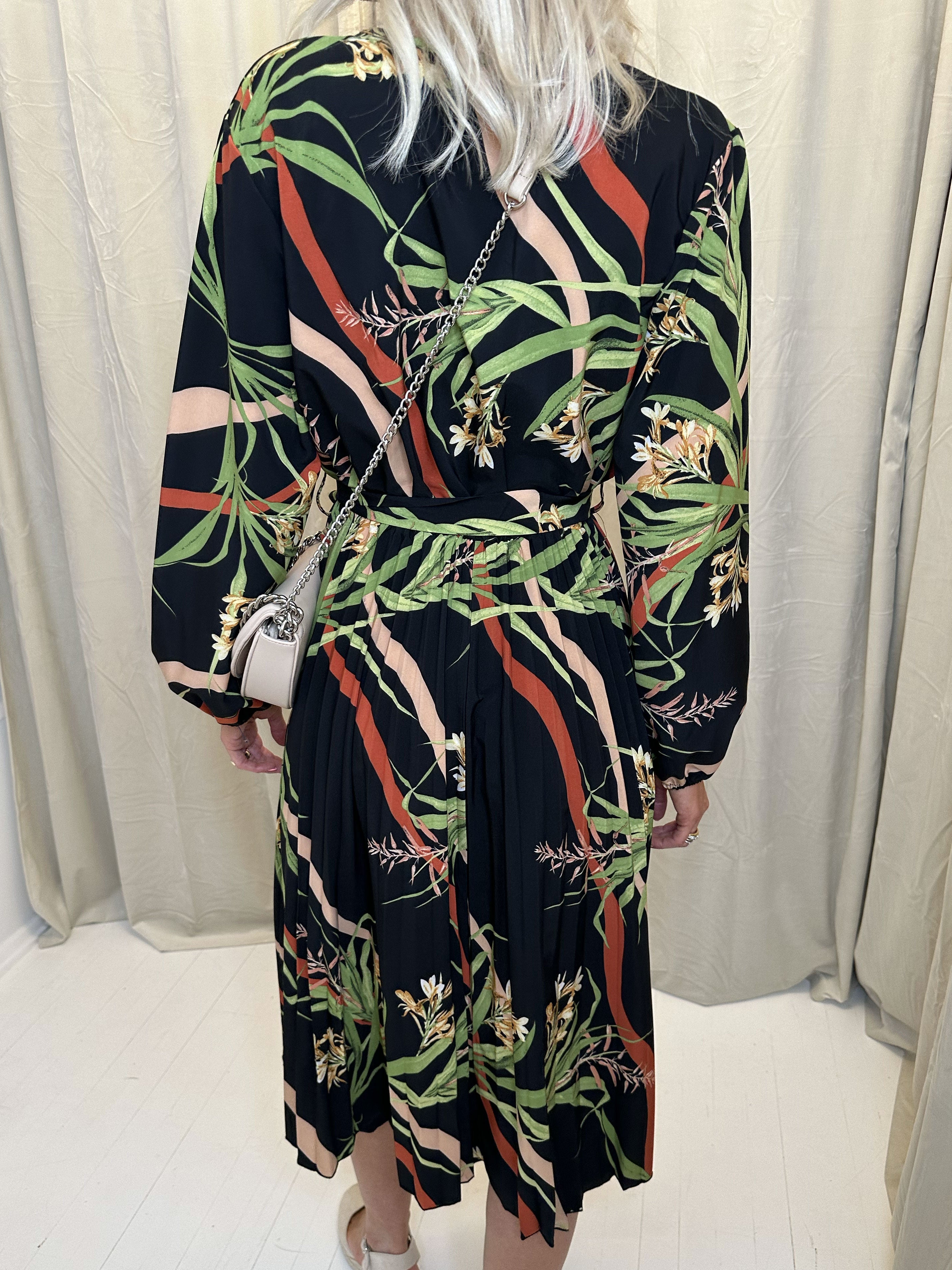 Blanca Nature - Sød sommerkjole med plisseret skørt