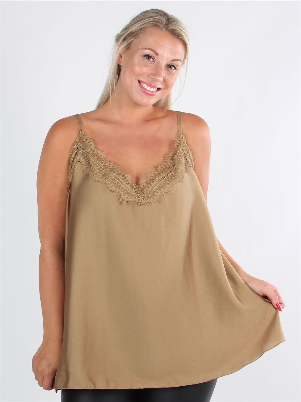 Carmita - Stroptop med blondekant