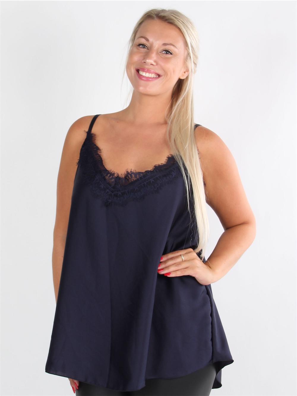 Carmita - Stroptop med blondekant