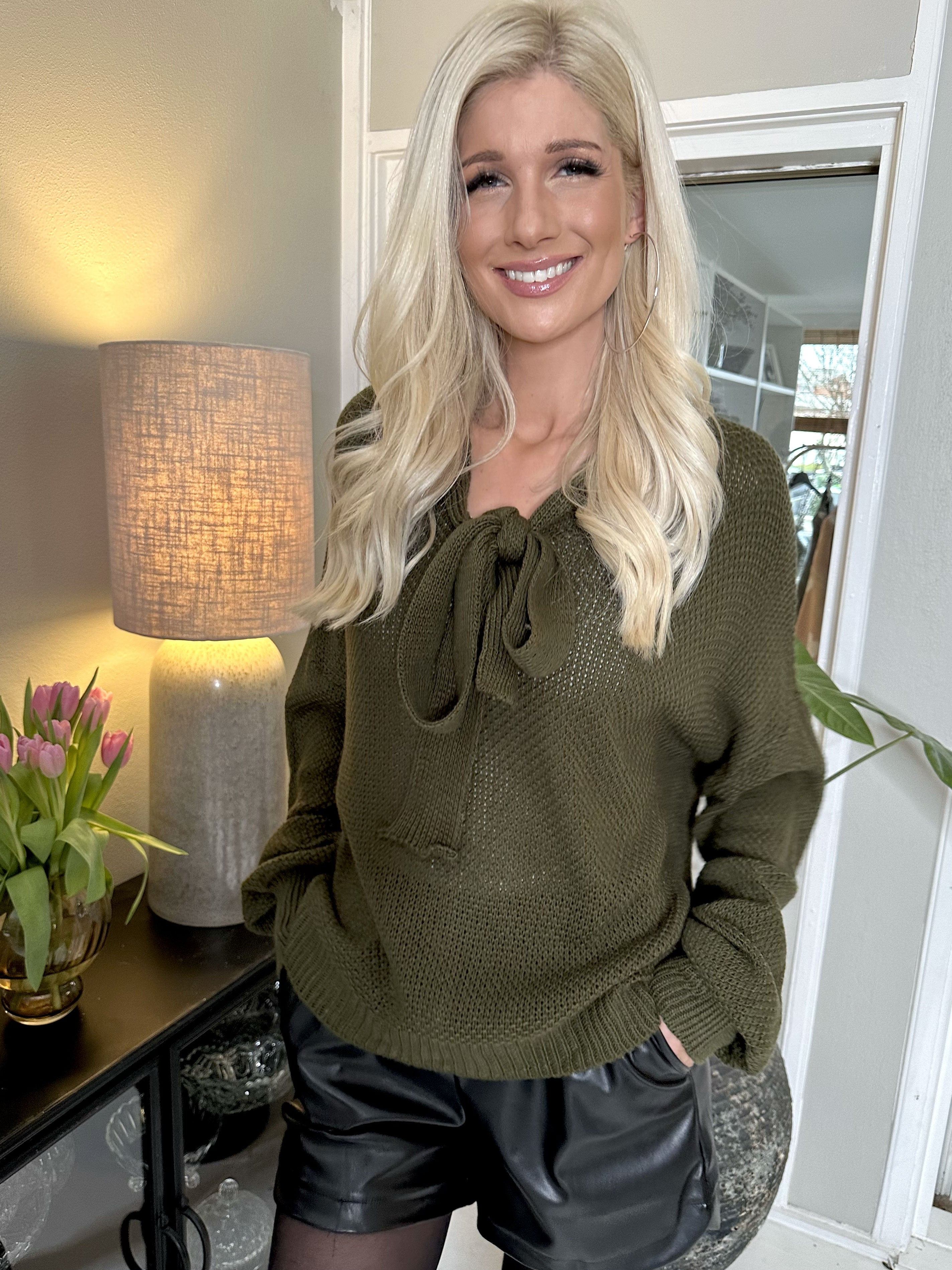 Cutie - Sød strik med sløjfe