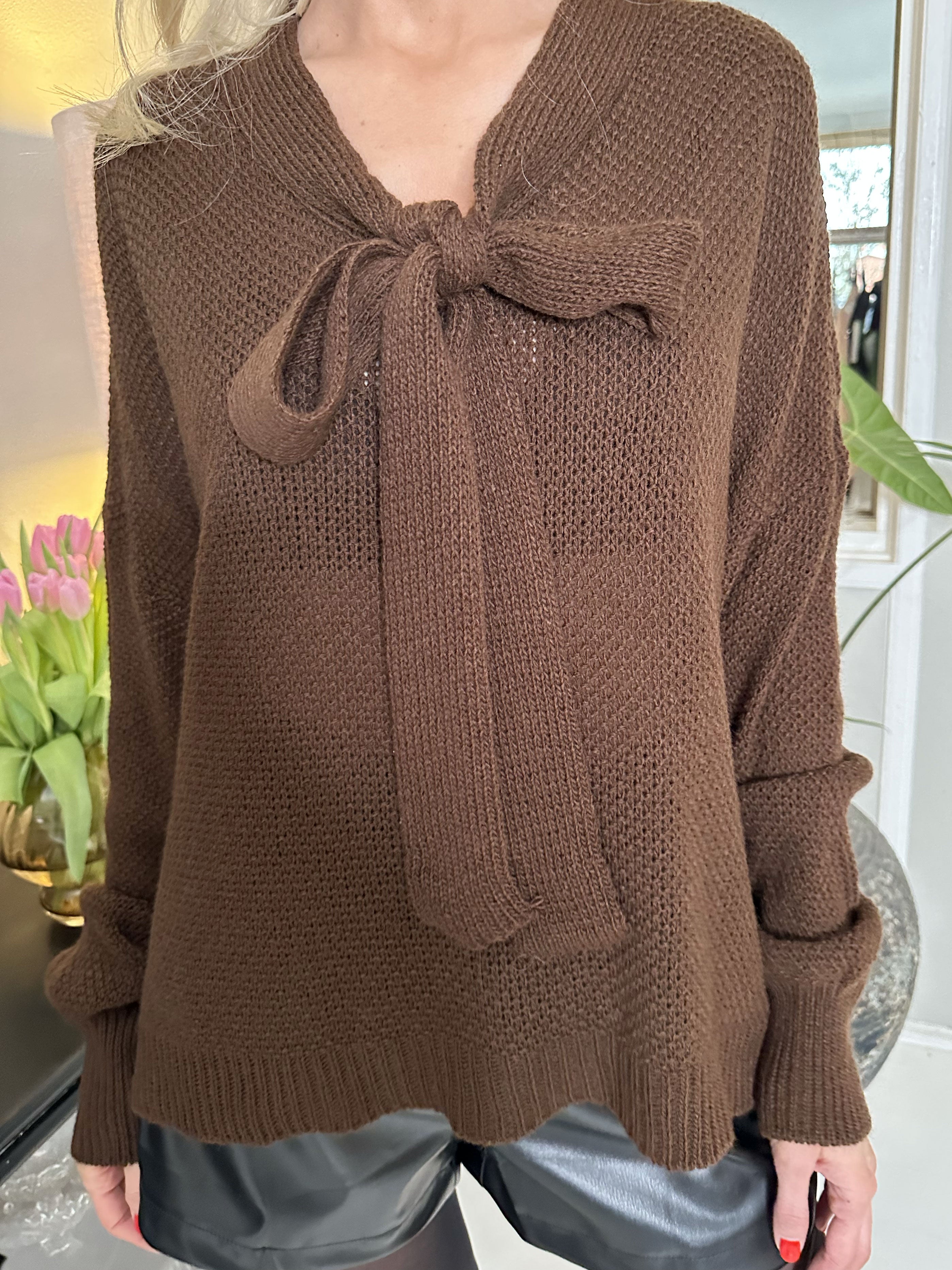 Cutie - Sød strik med sløjfe