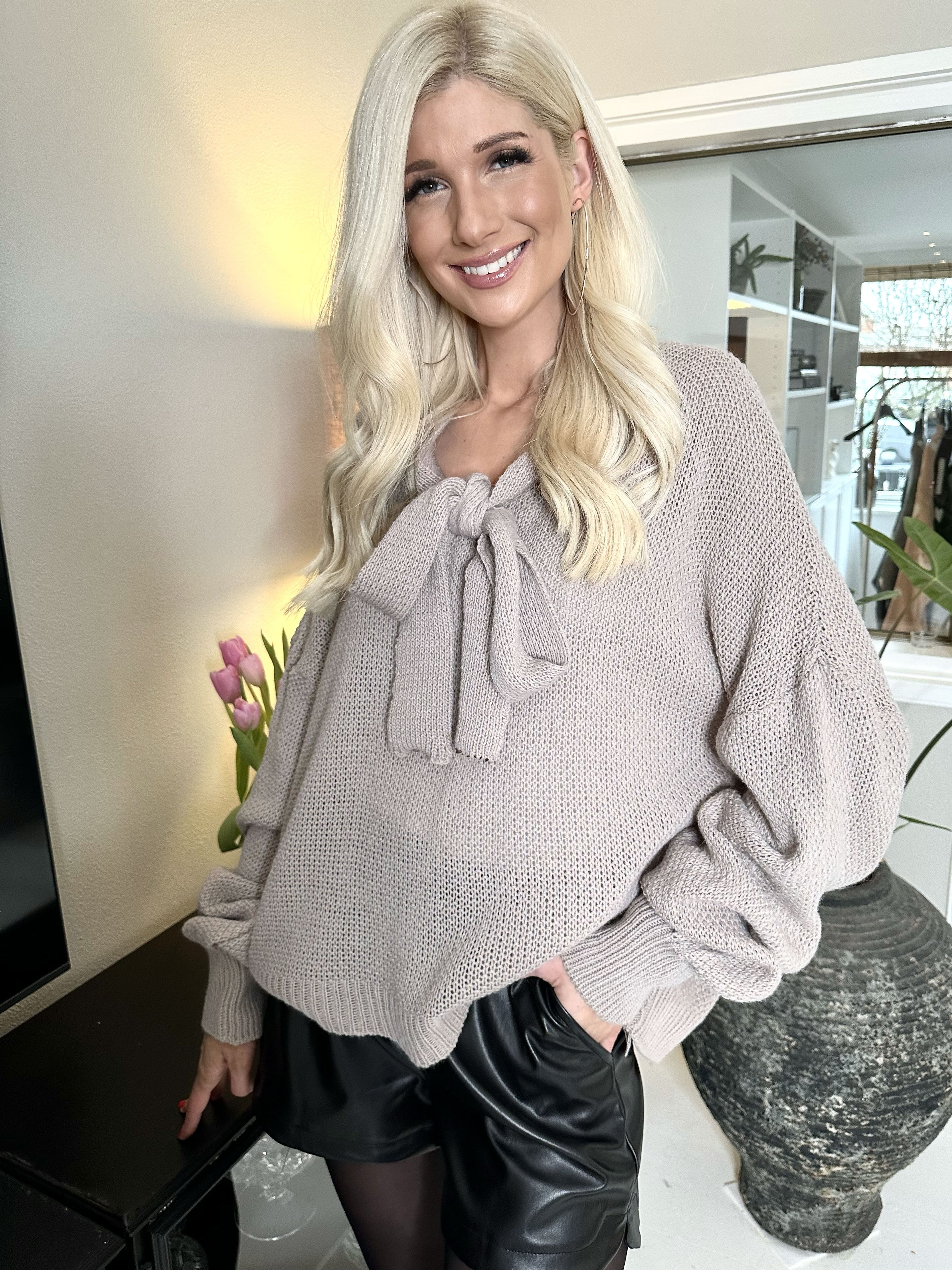 Cutie - Sød strik med sløjfe