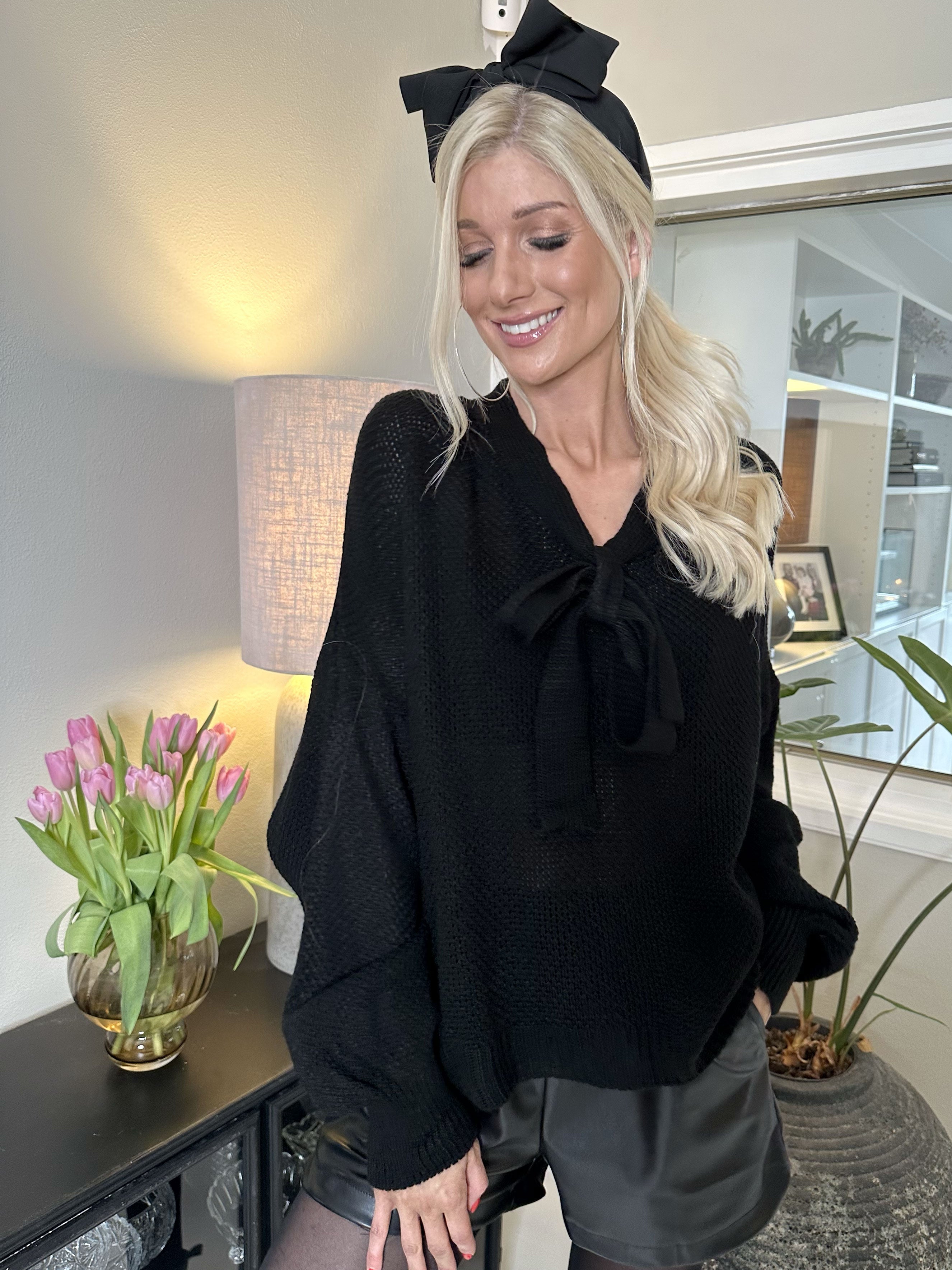 Cutie - Sød strik med sløjfe