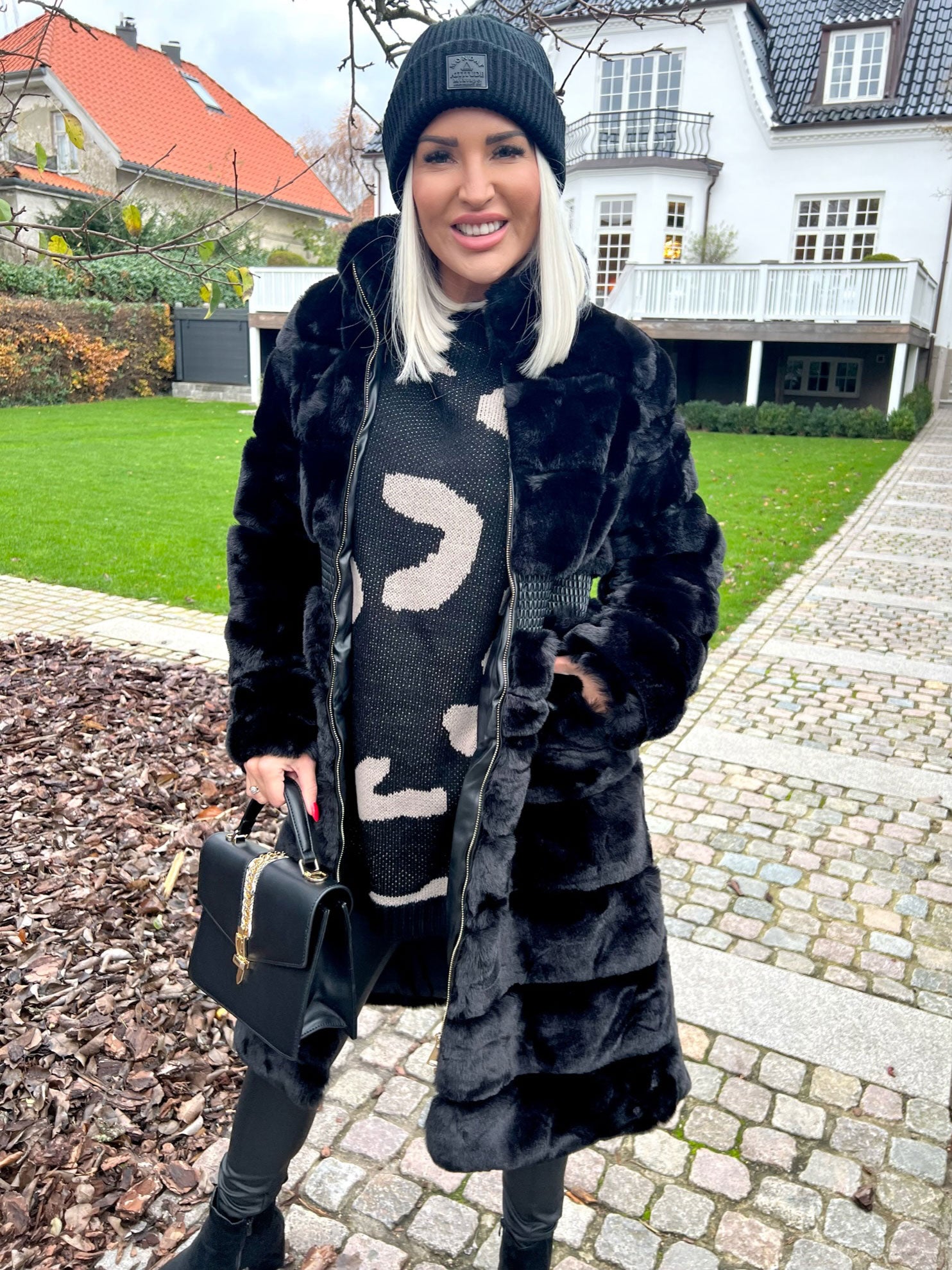 Darya - Fakefur jakke med elastik i taljen