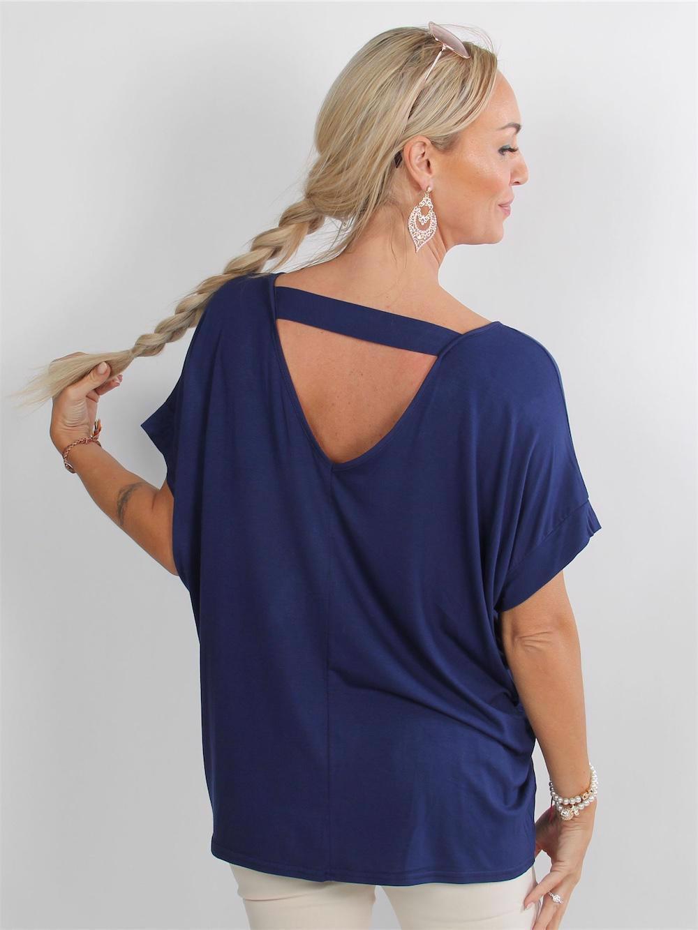 Elodie - Armygrøn t-shirt med lille V i ryggen