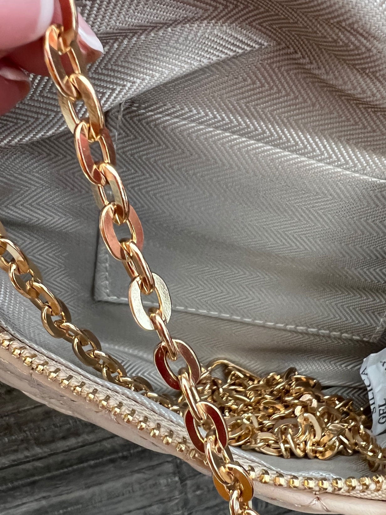 Fiona - Læderlook bæltetaske med guldkæde