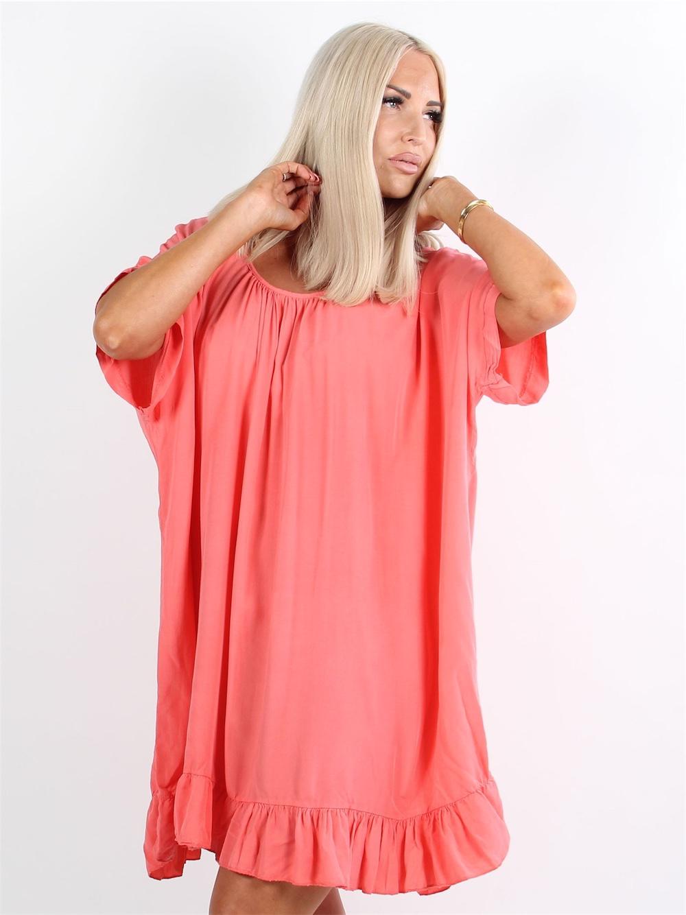 Florida - Sort bluse med lille flæsekant i bunden og dyb ryg