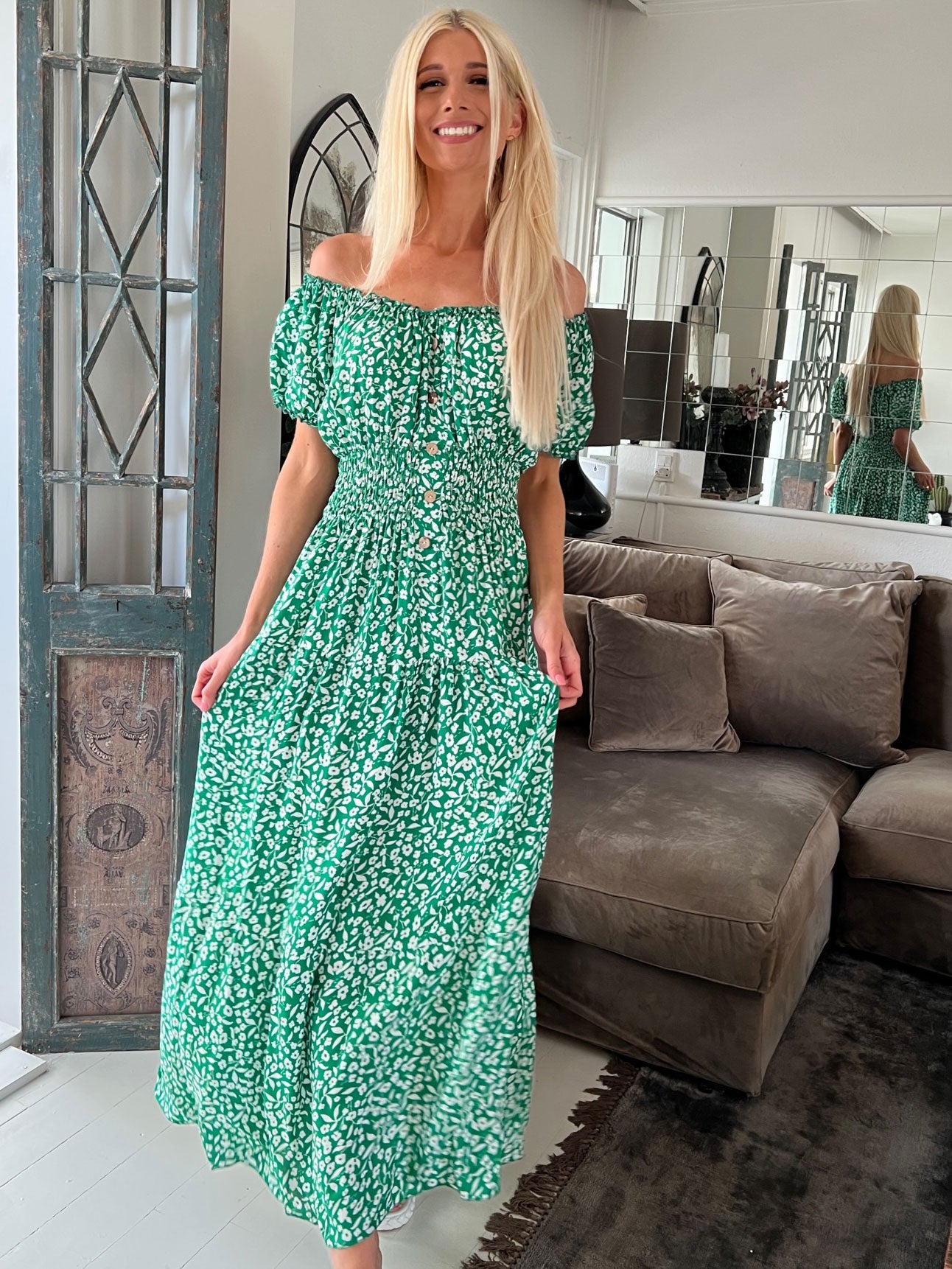 Gracia - Kjole med træknapper