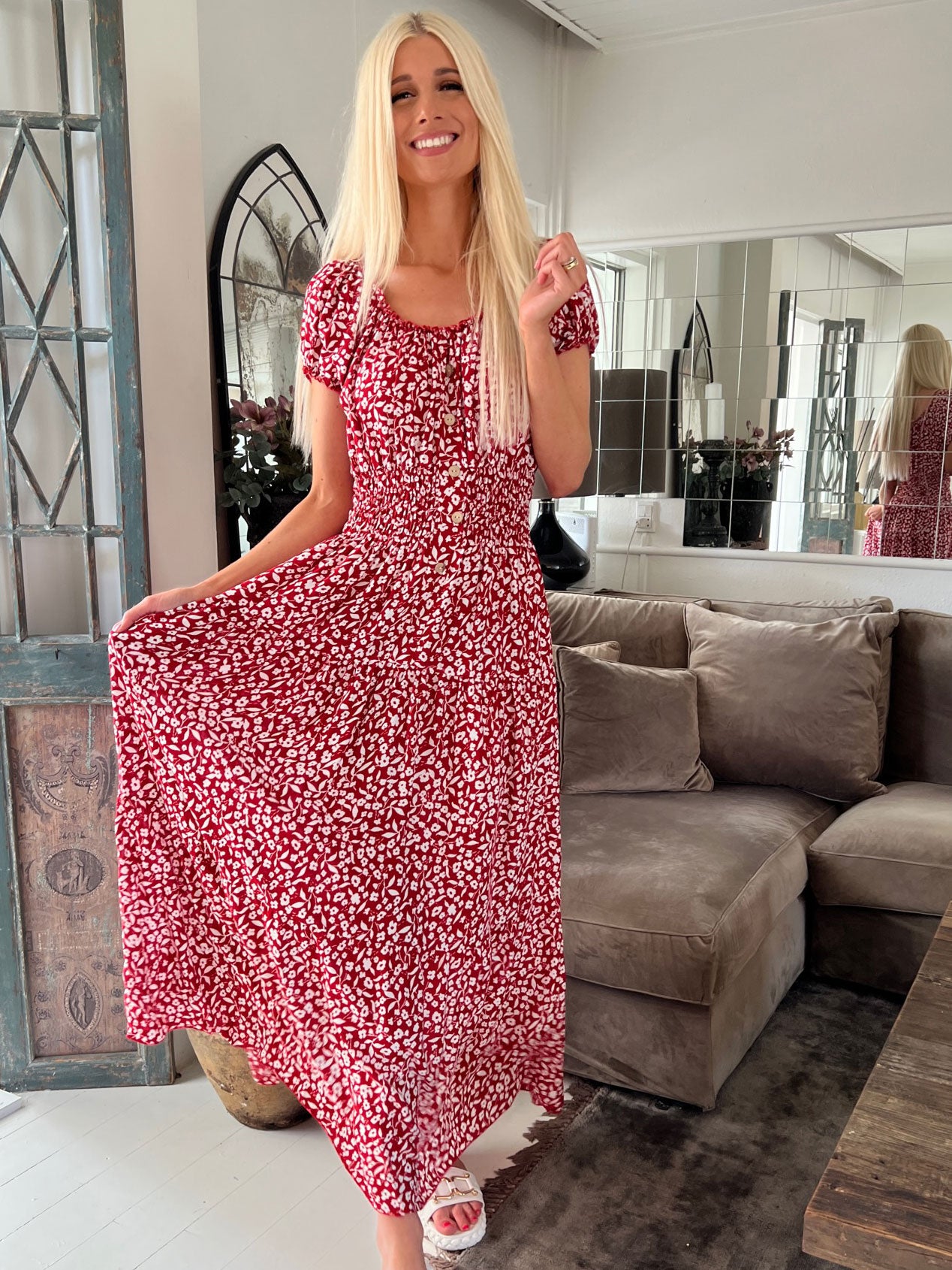 Gracia - Kjole med træknapper