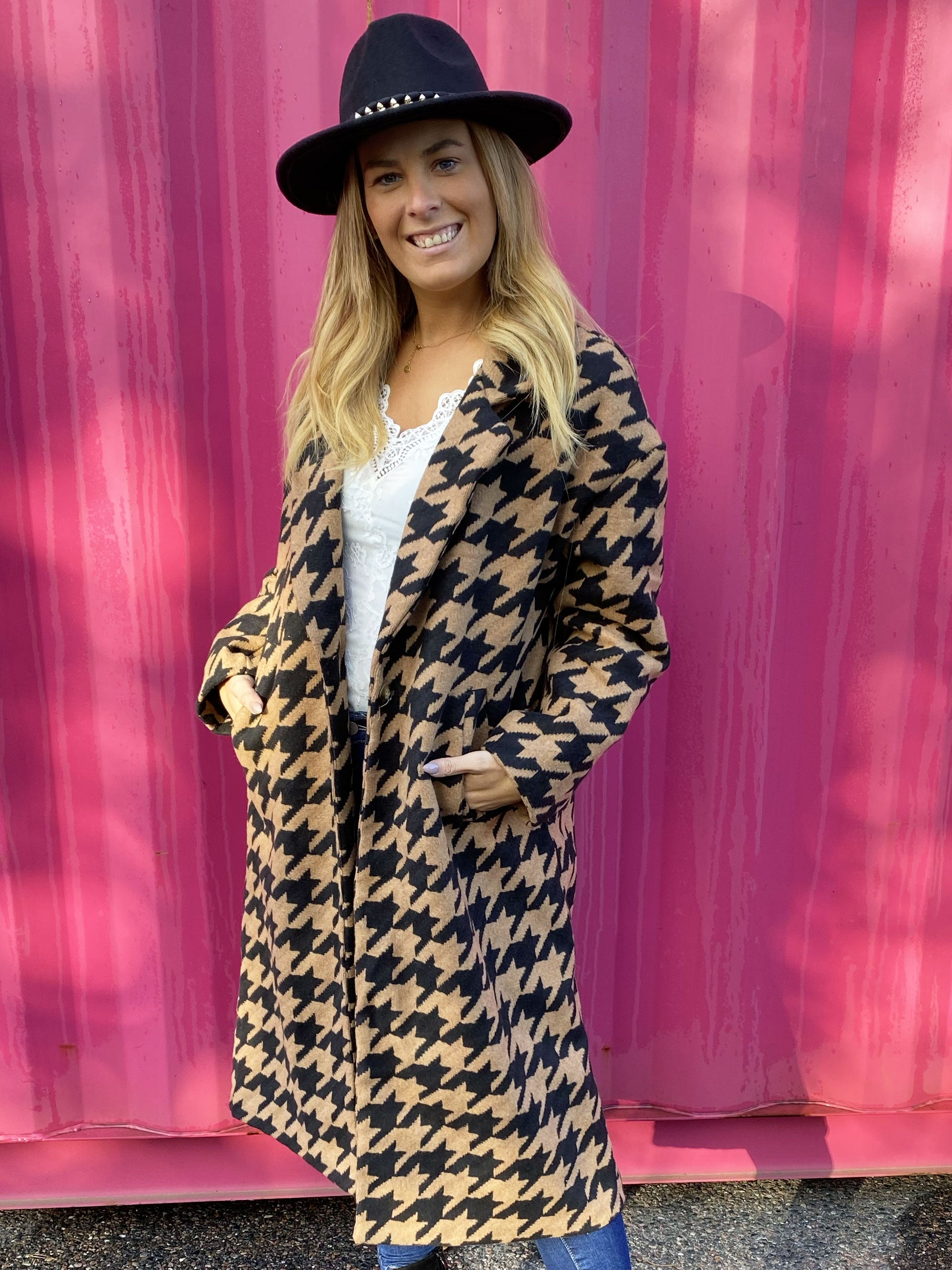 Kerry - Camelfarvet jakke i hanefjedstern