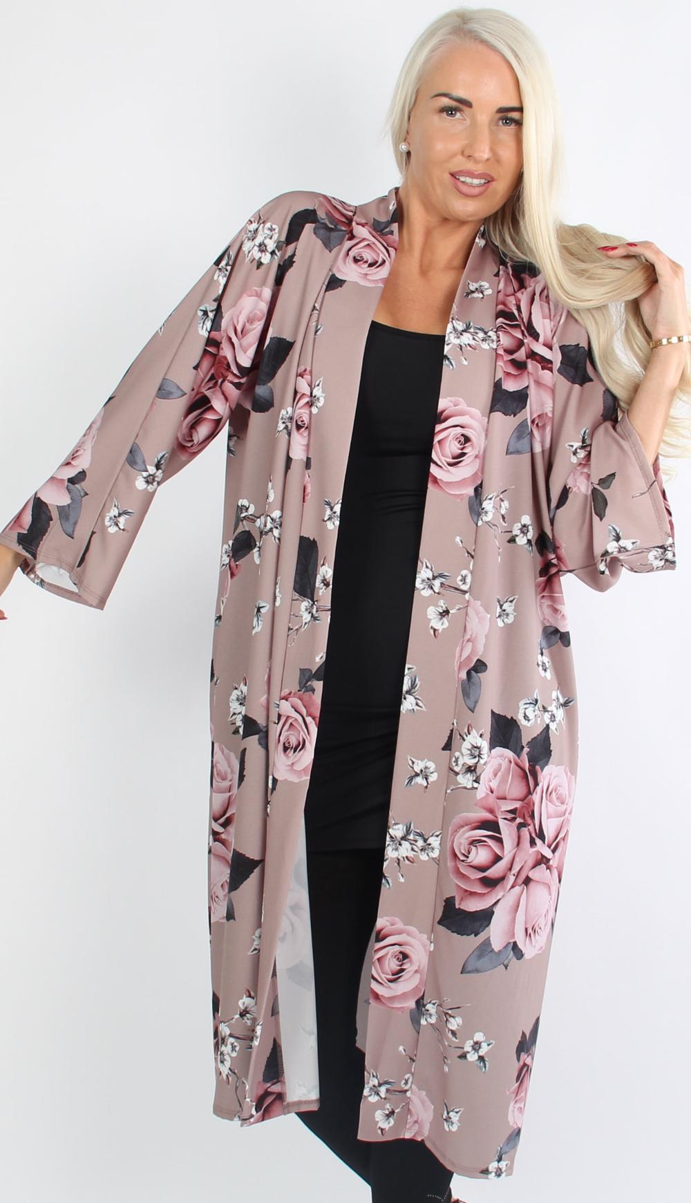 Sinda - Sort kimono med blomstermotiv og bindebåndsbælte