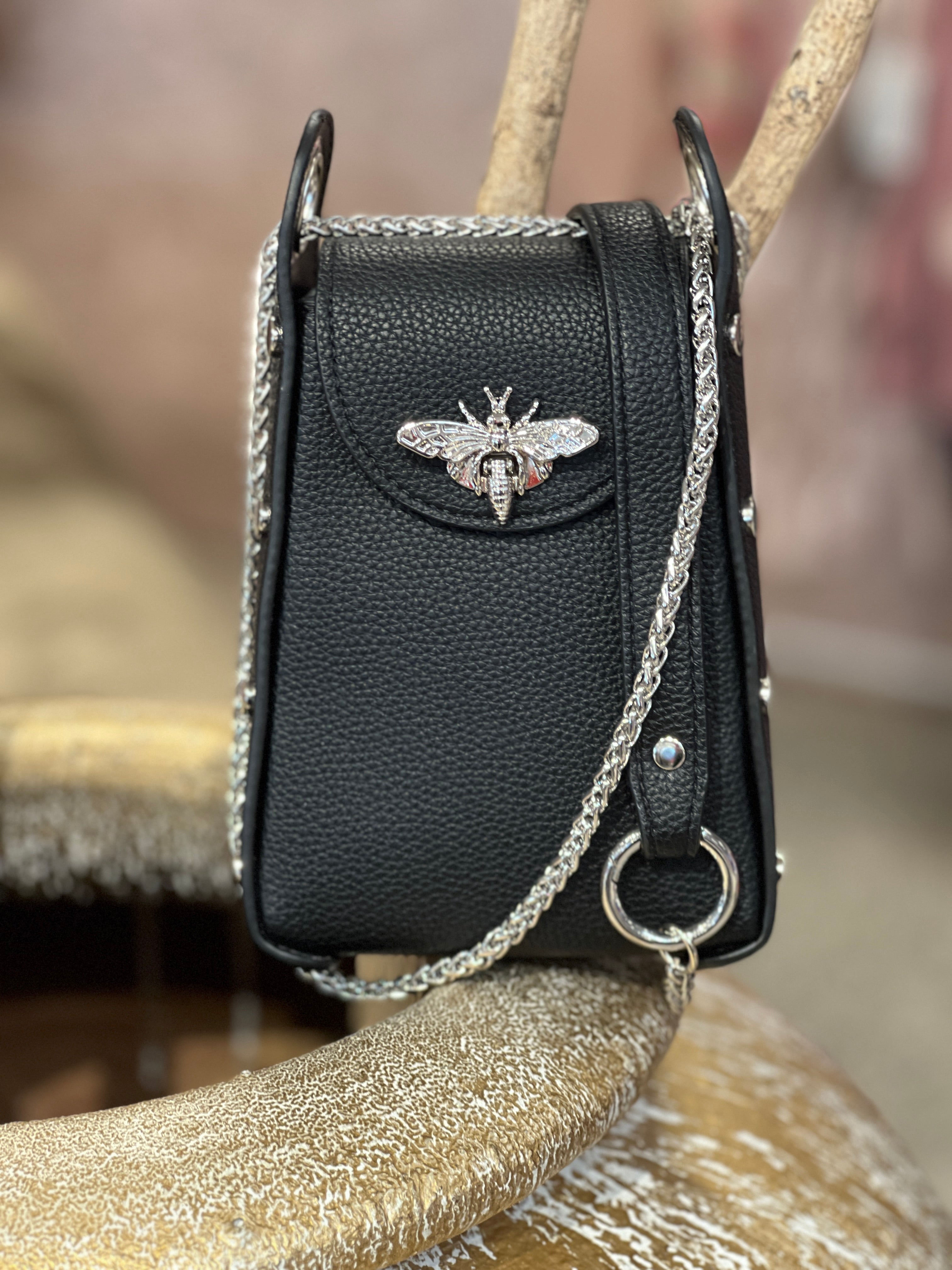 Layla - Cool lille taske med sølv kæde og bi-lukning