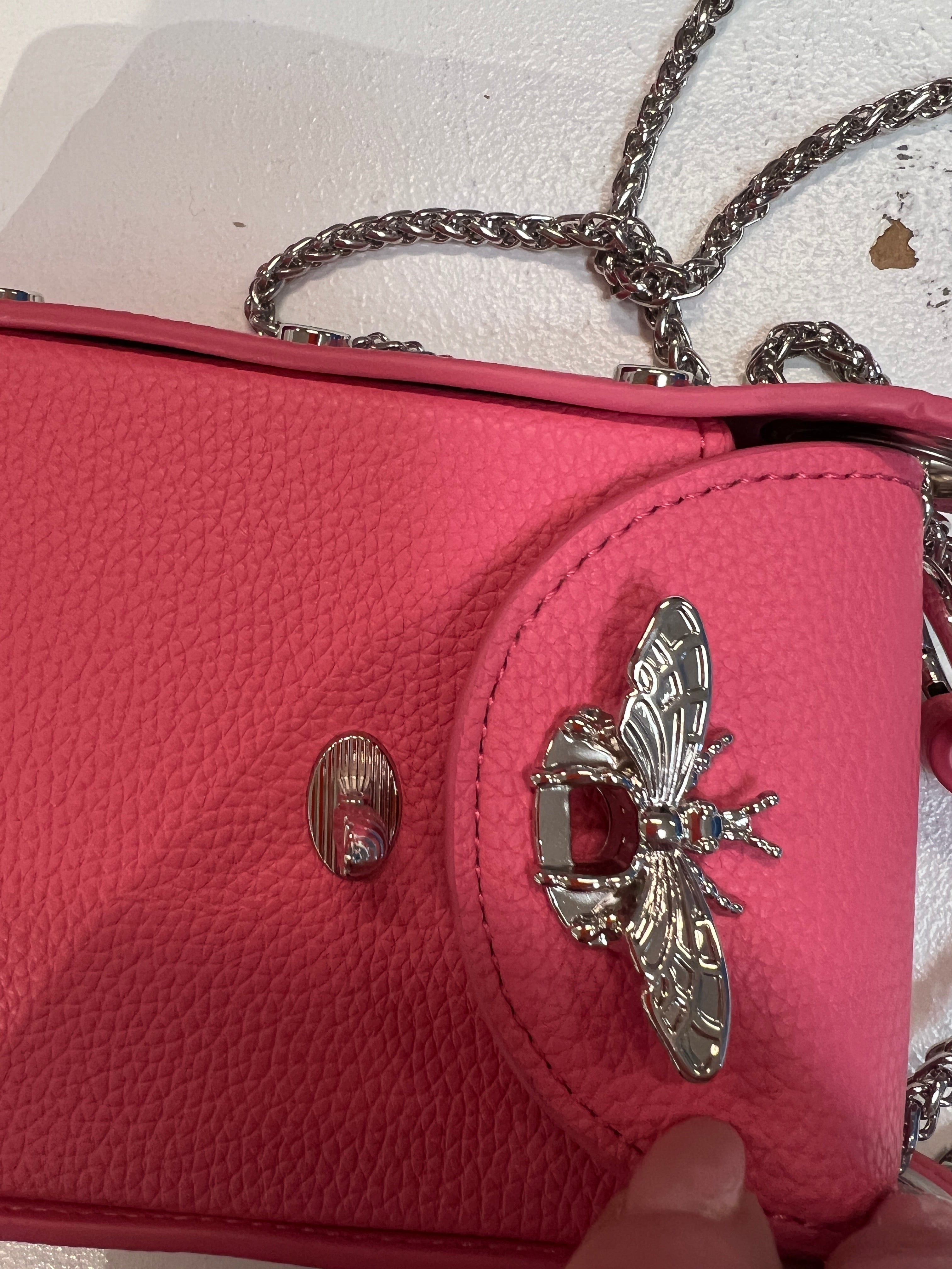 Layla - Cool lille taske med sølv kæde og bi-lukning