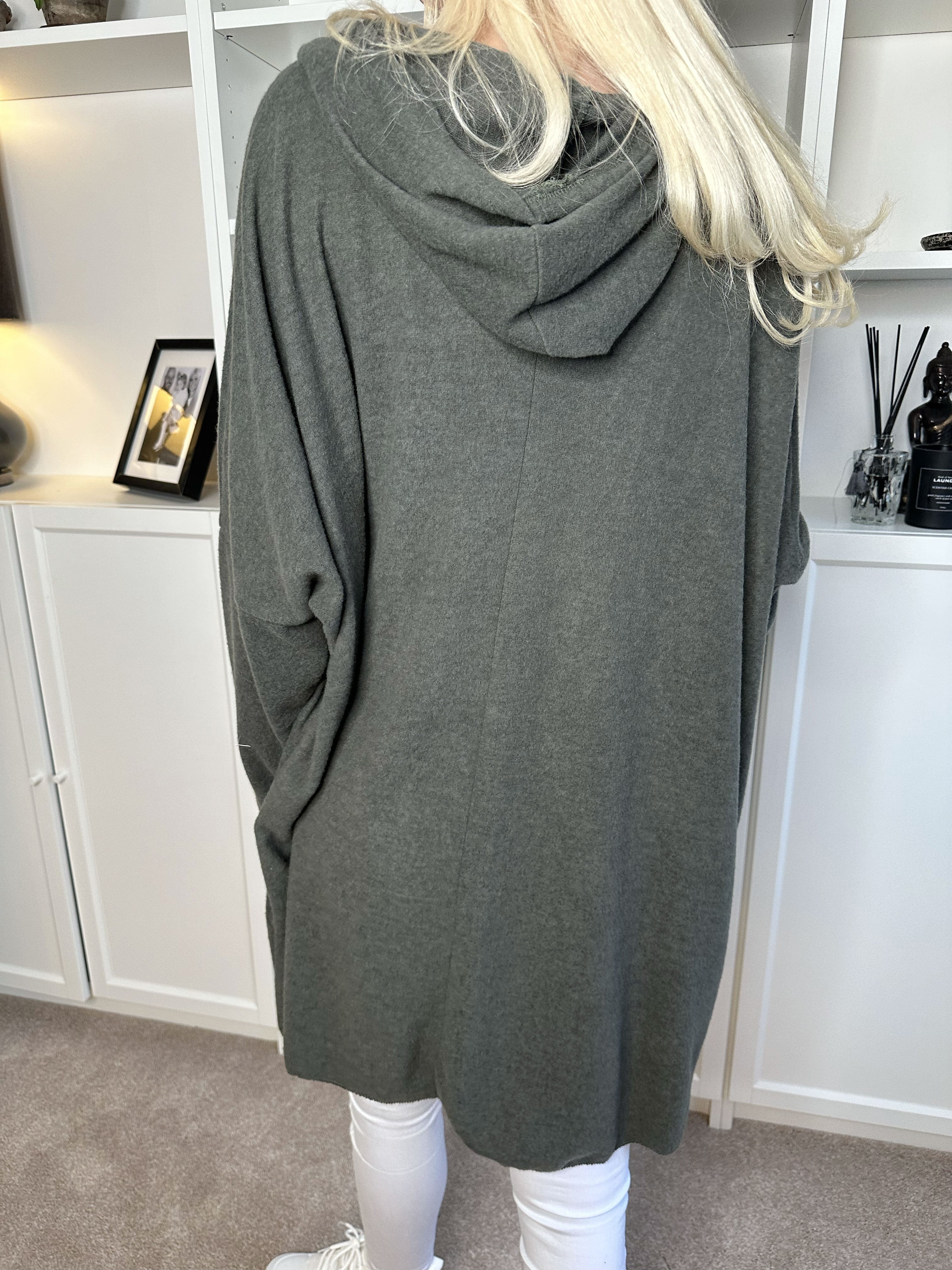 Lilje - Meget blød bluse i viscose med hætte