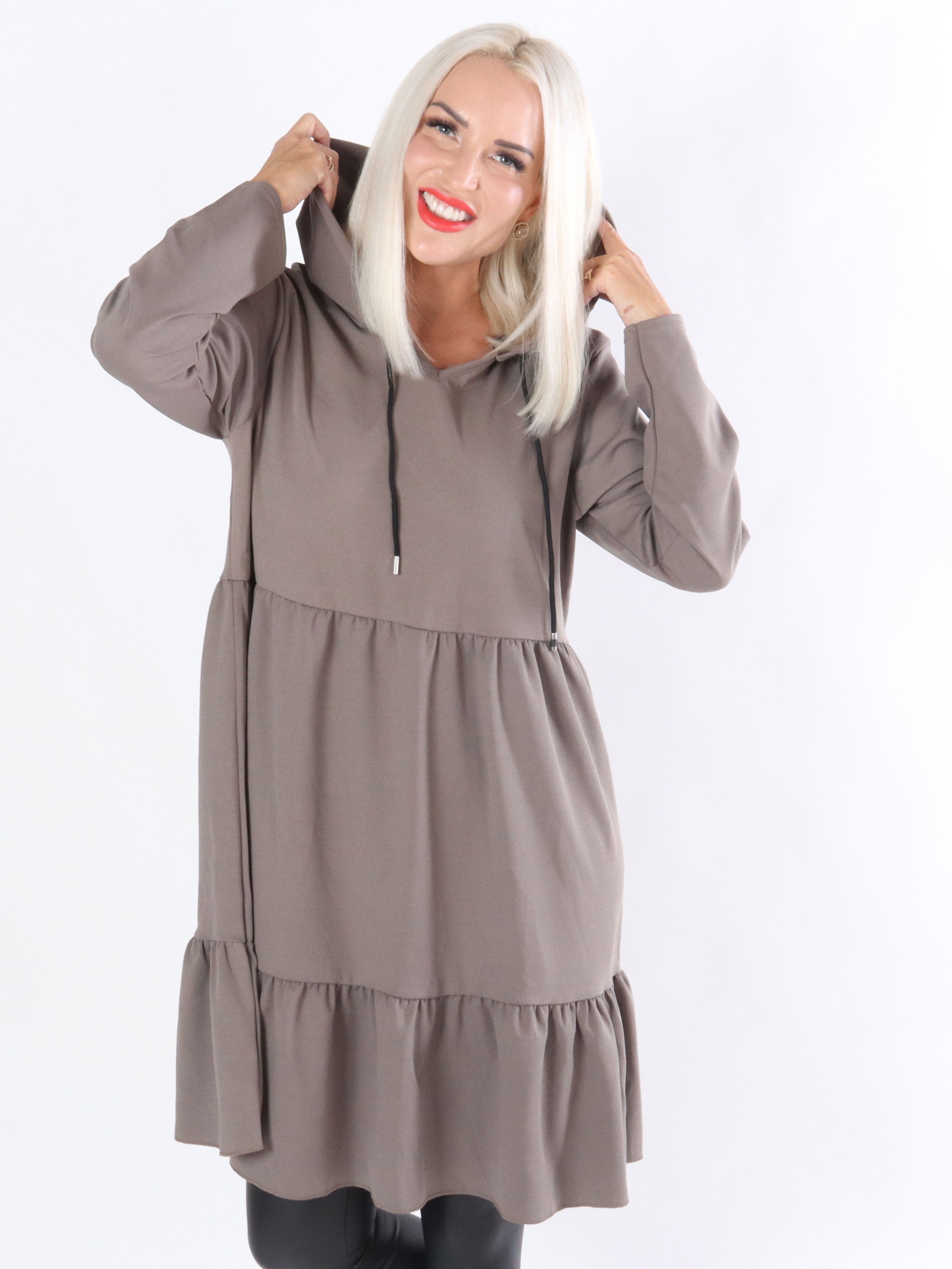 Marianna - Hoodie kjole med lag på lag look
