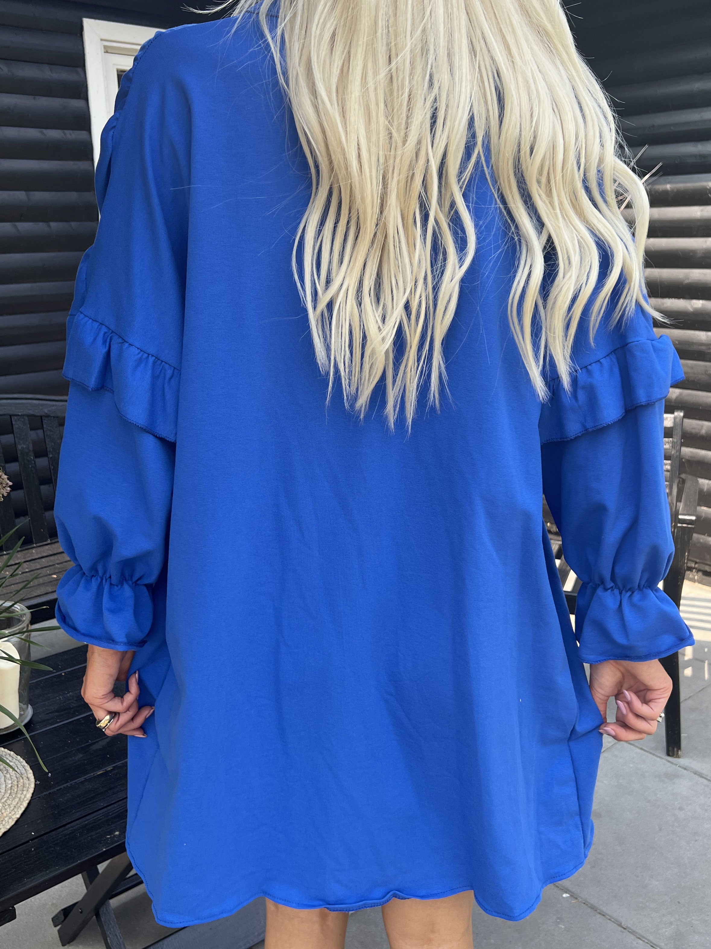 Monica Jersey - Sød joggingkjole med flæser